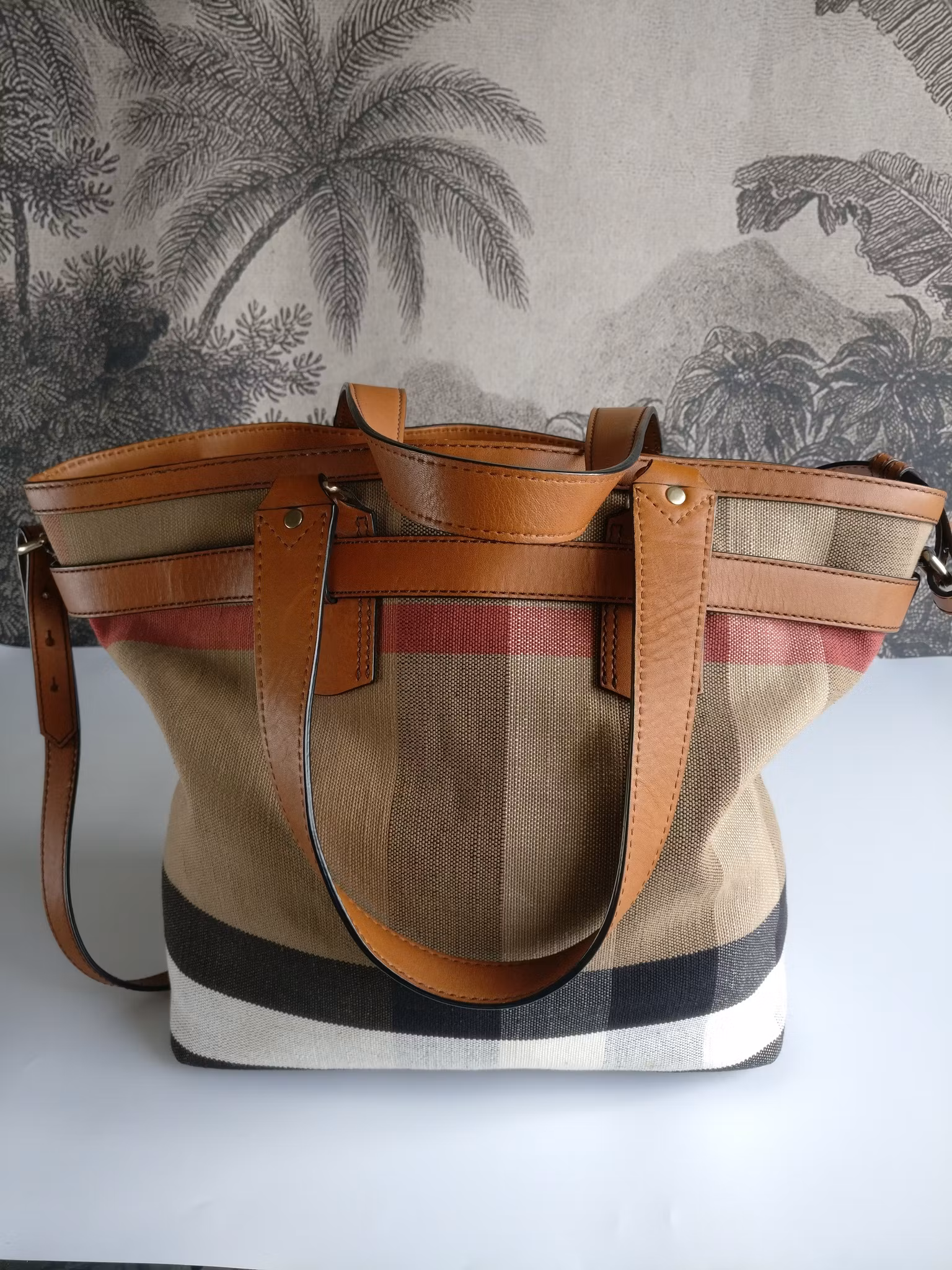 Burberry tote