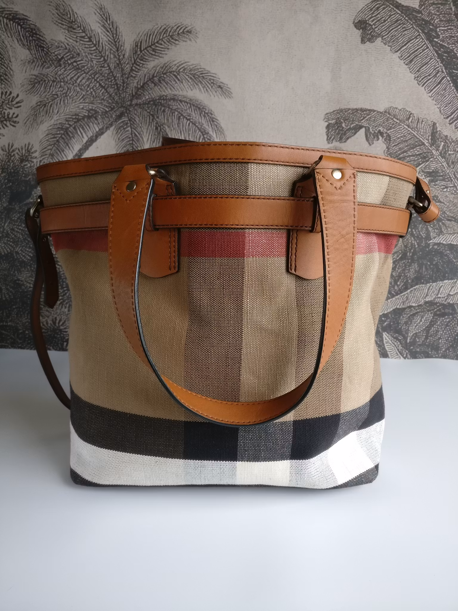 Burberry tote