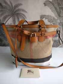 Burberry tote