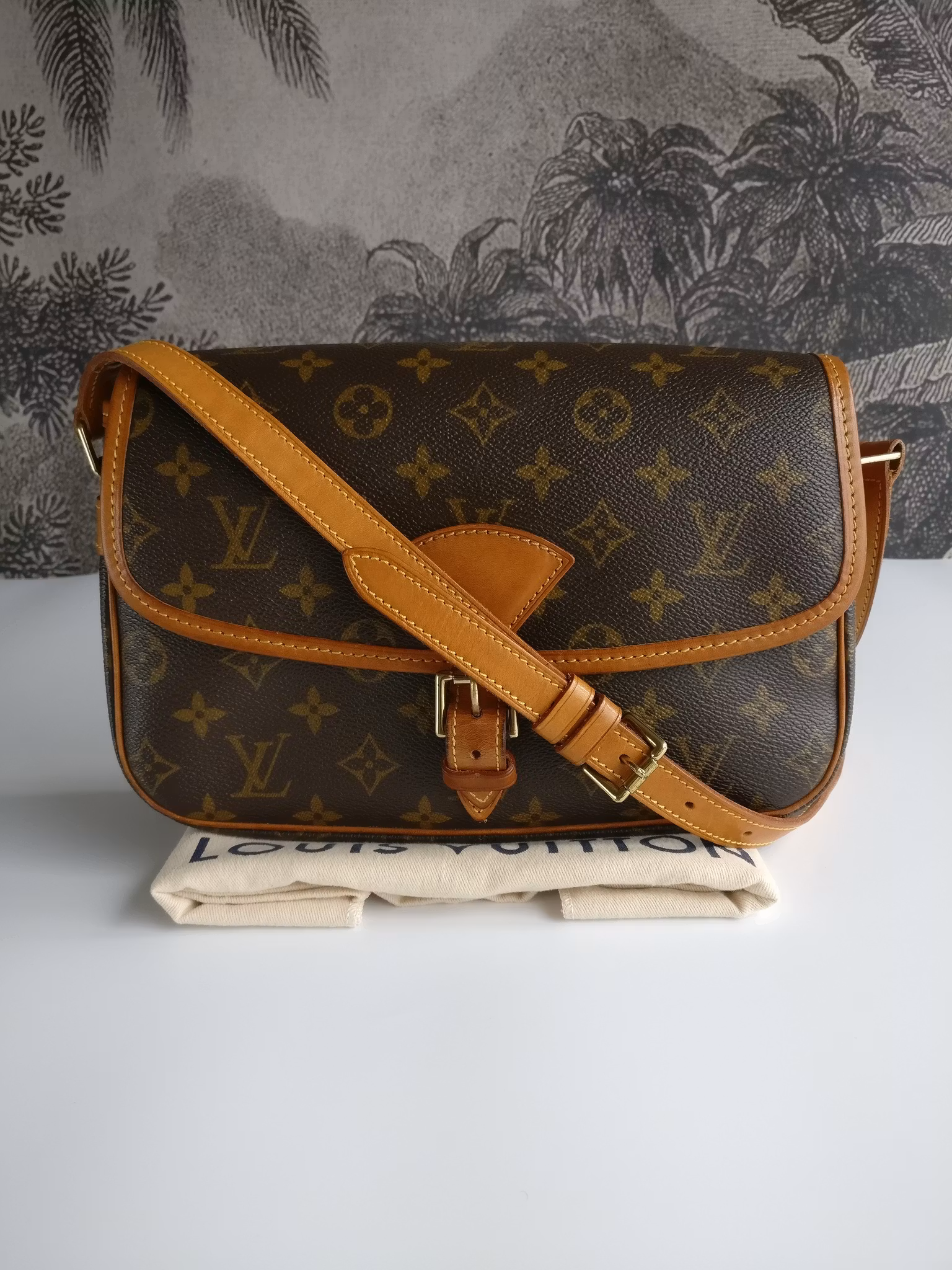 Louis Vuitton Sologne