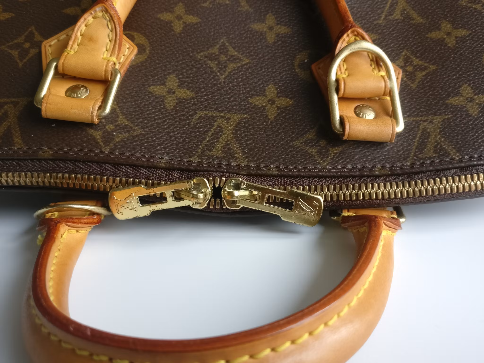 Louis Vuitton Alma PM