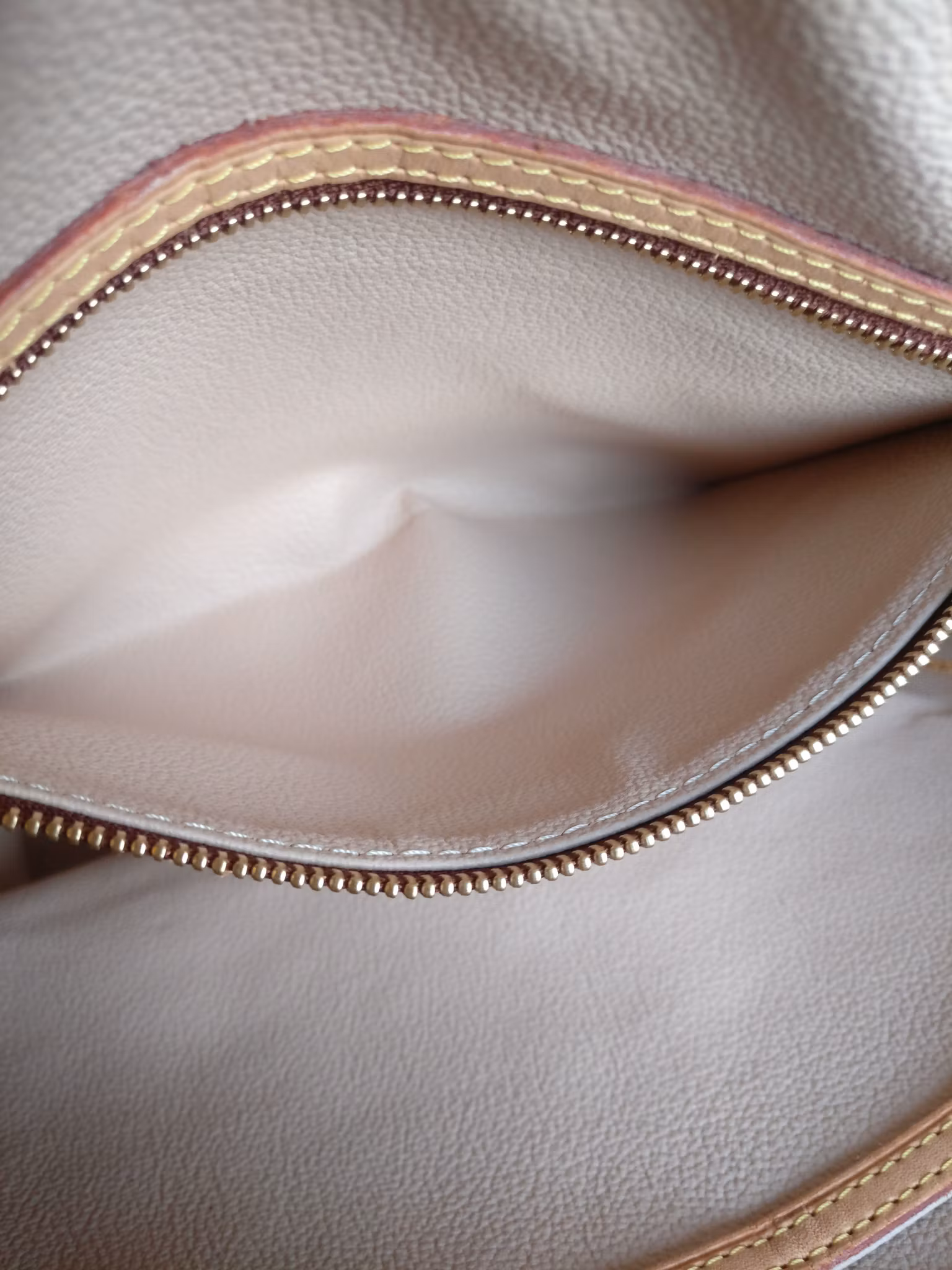 Louis Vuitton Bucket GM