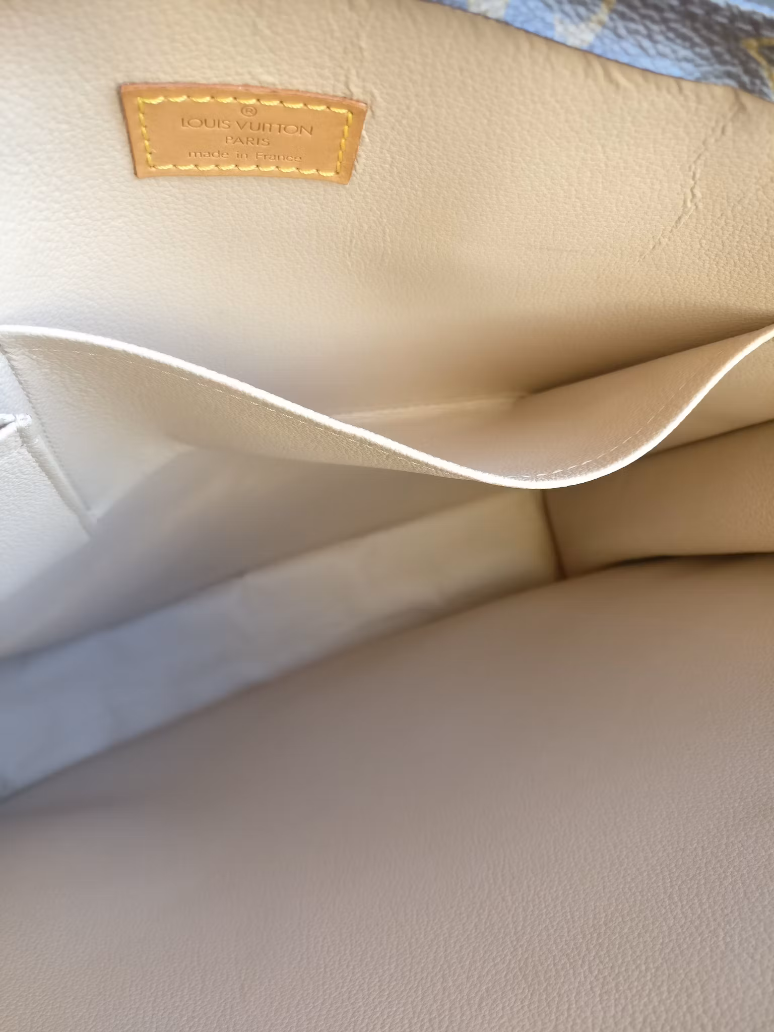 Louis Vuitton Sac Plat