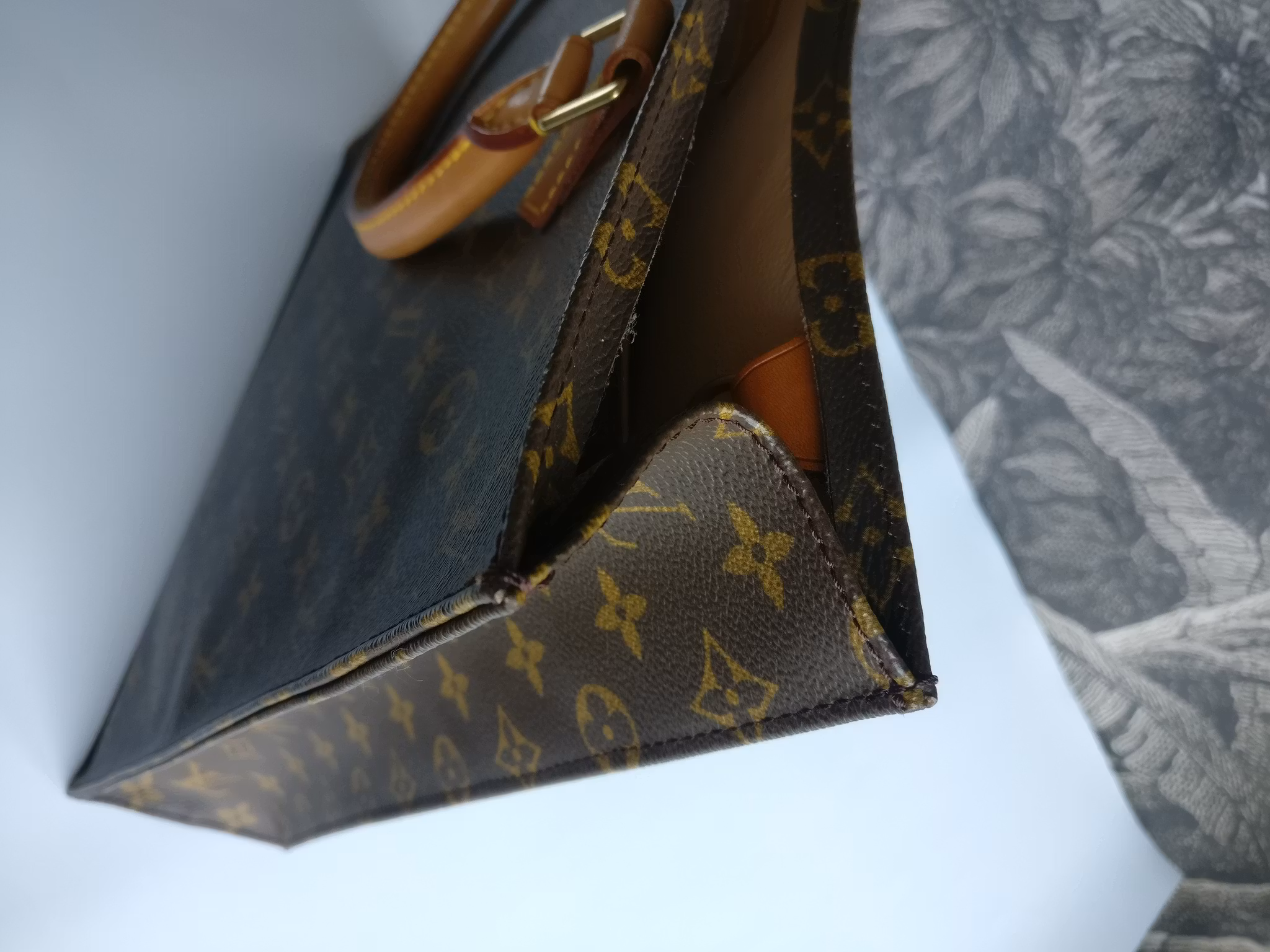Louis Vuitton Sac Plat