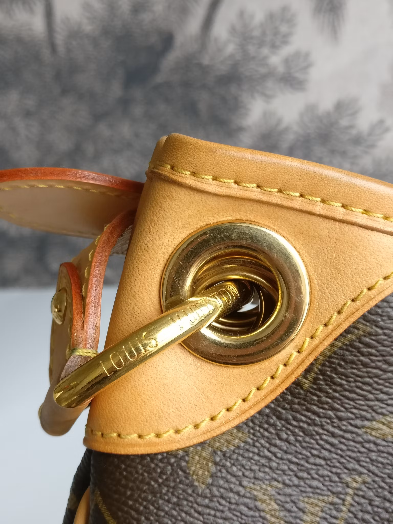 Louis Vuitton Galliera PM