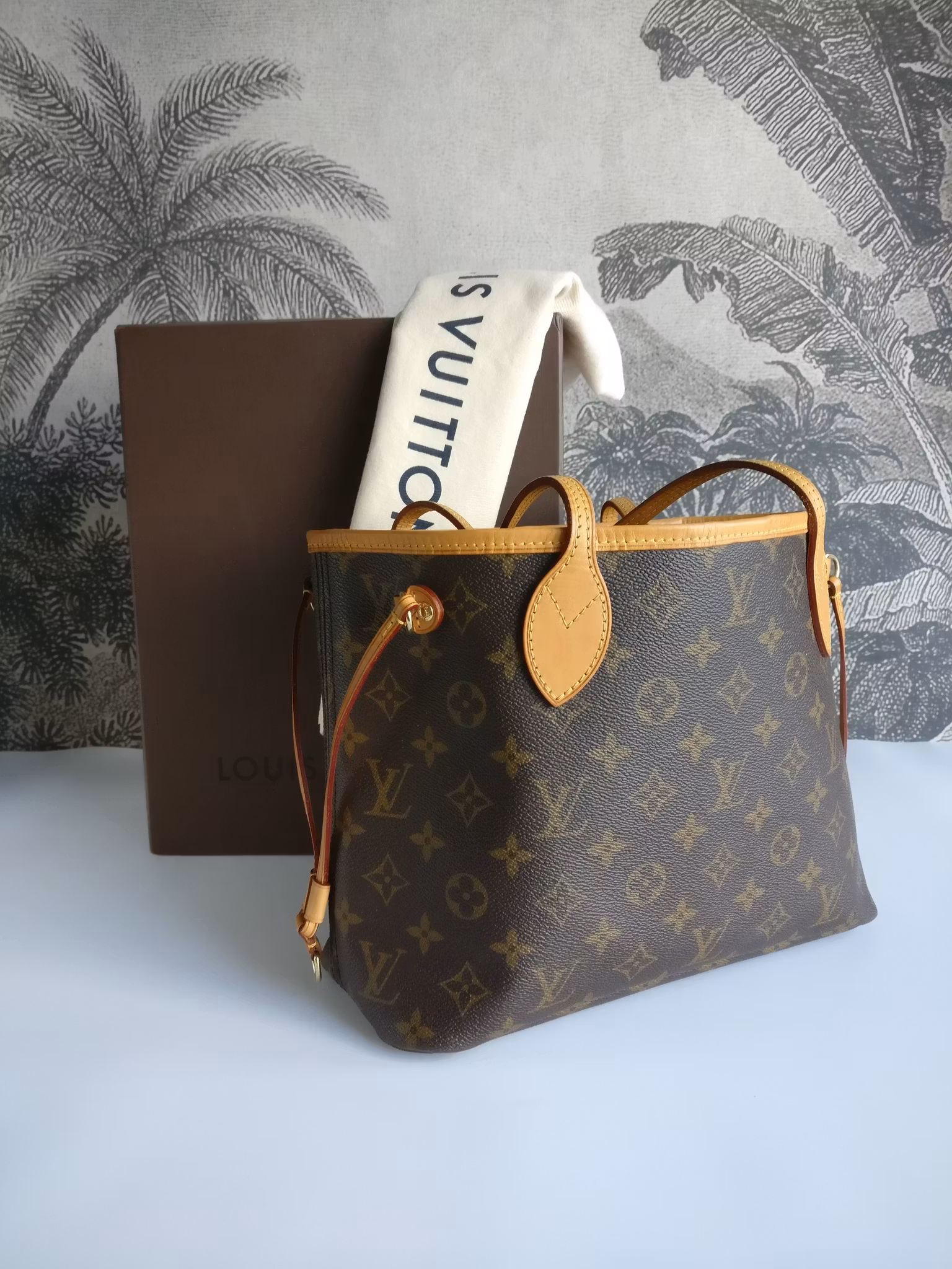 Louis Vuitton Neverfull PM