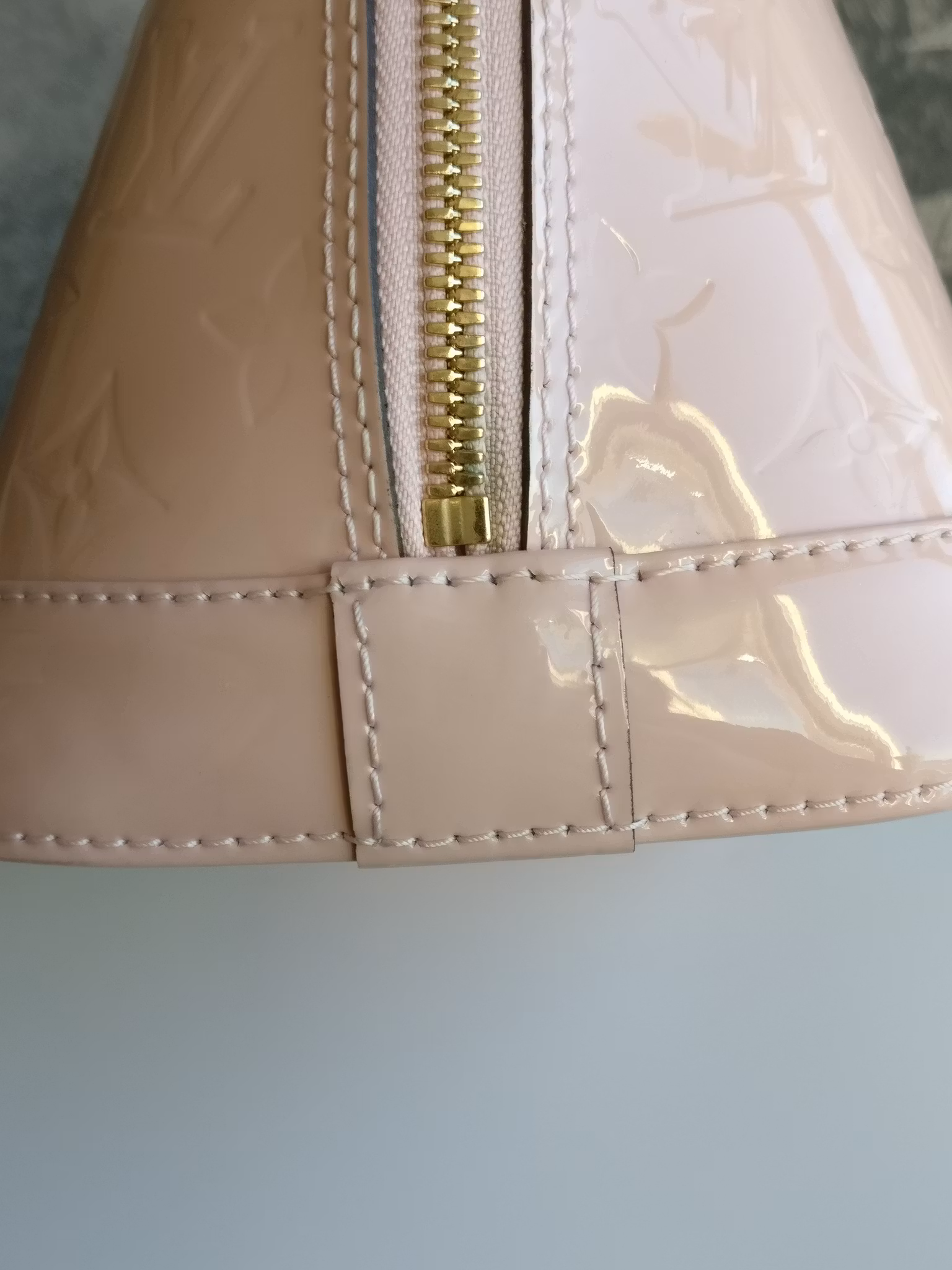 Louis Vuitton Alma PM vernis