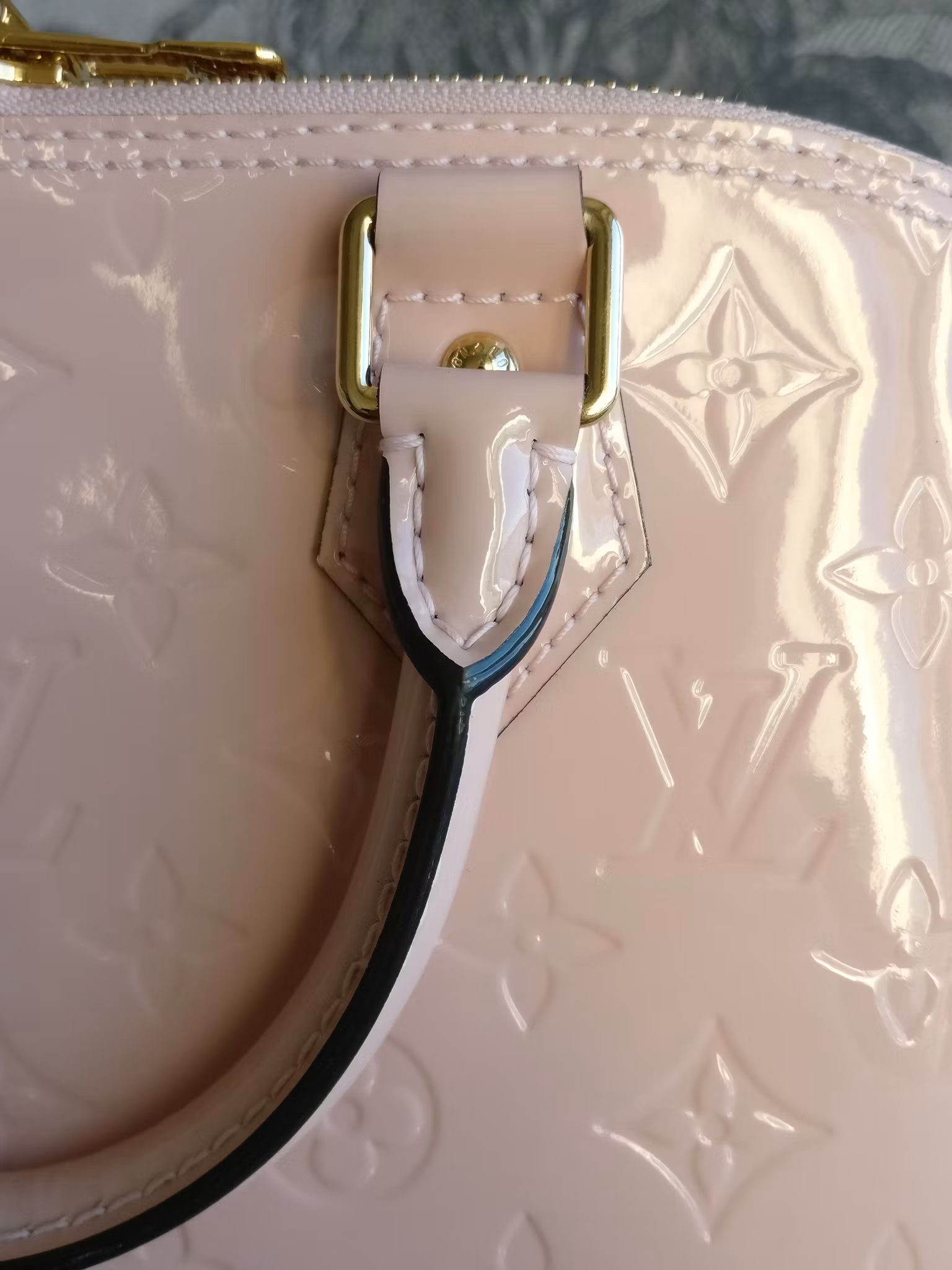 Louis Vuitton Alma PM vernis