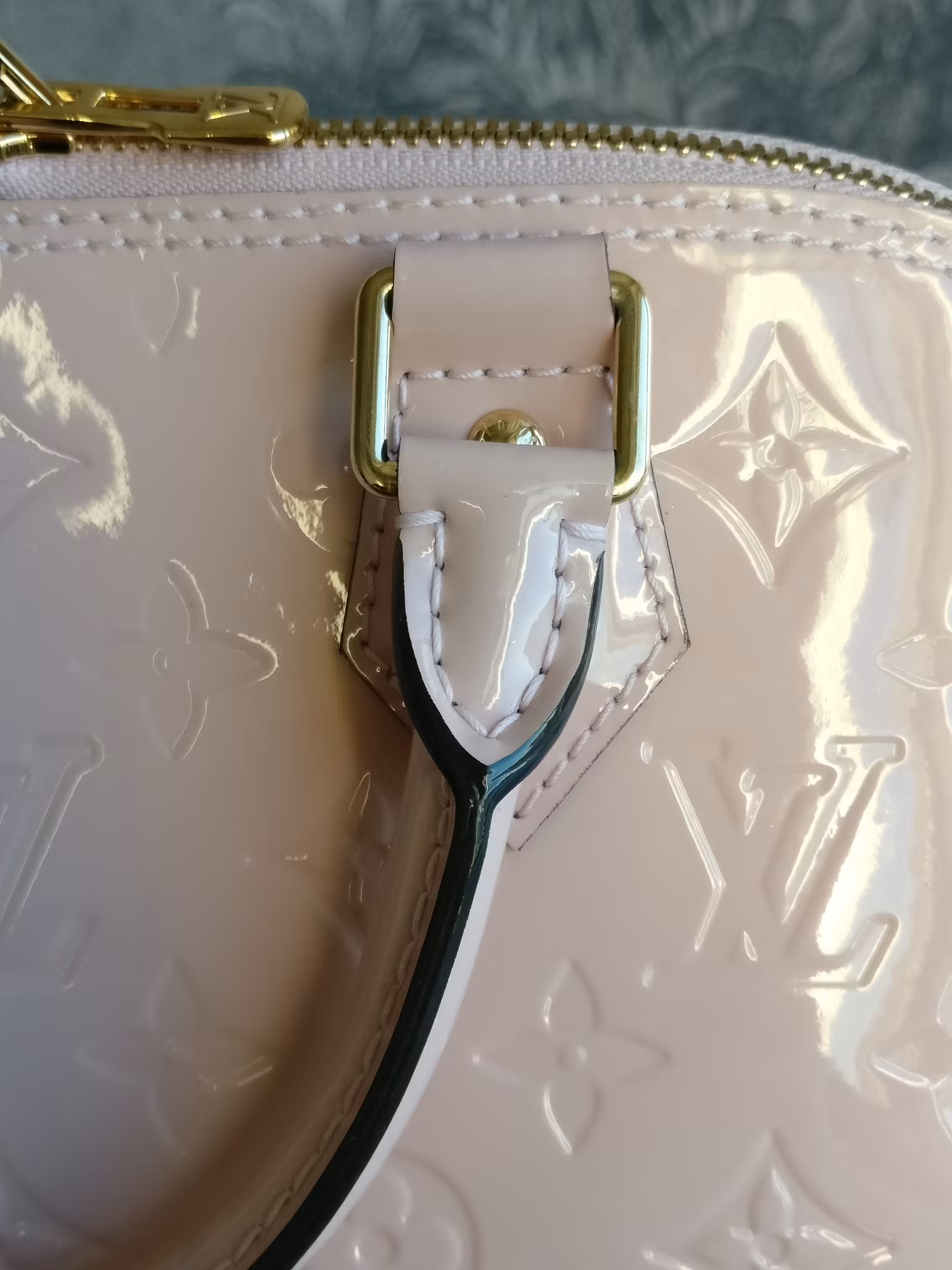Louis Vuitton Alma PM vernis