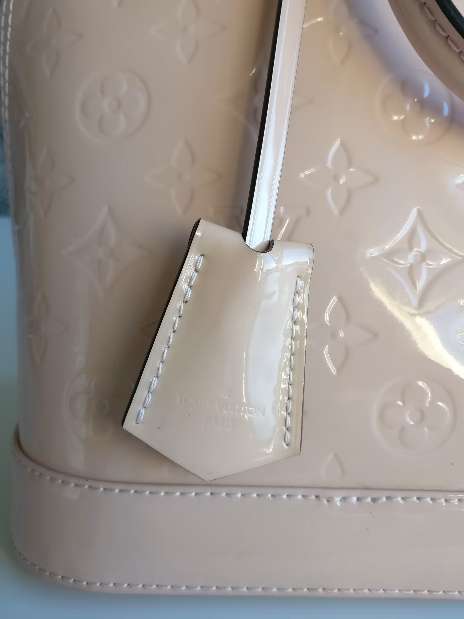 Louis Vuitton Alma PM vernis