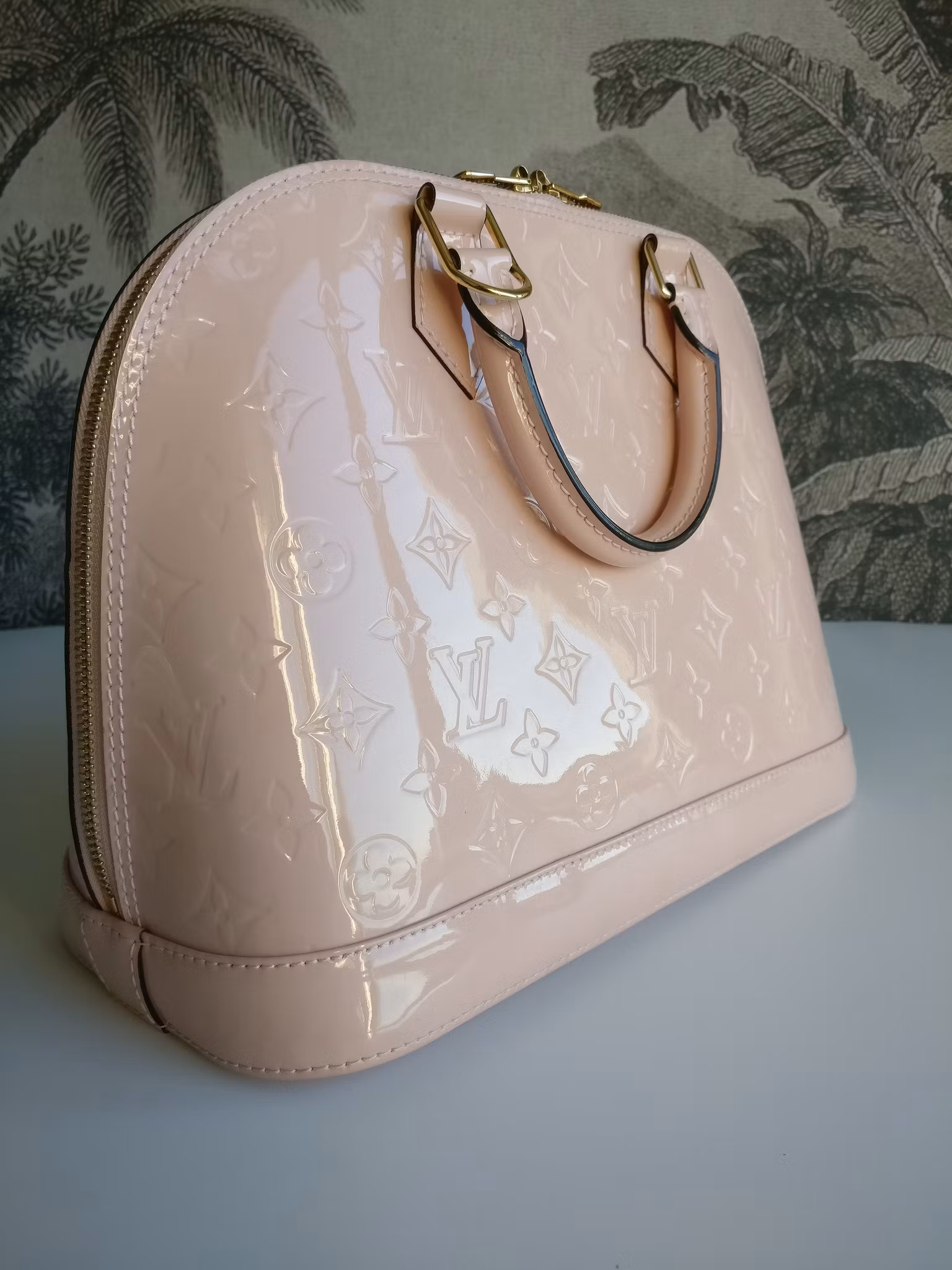 Louis Vuitton Alma PM vernis