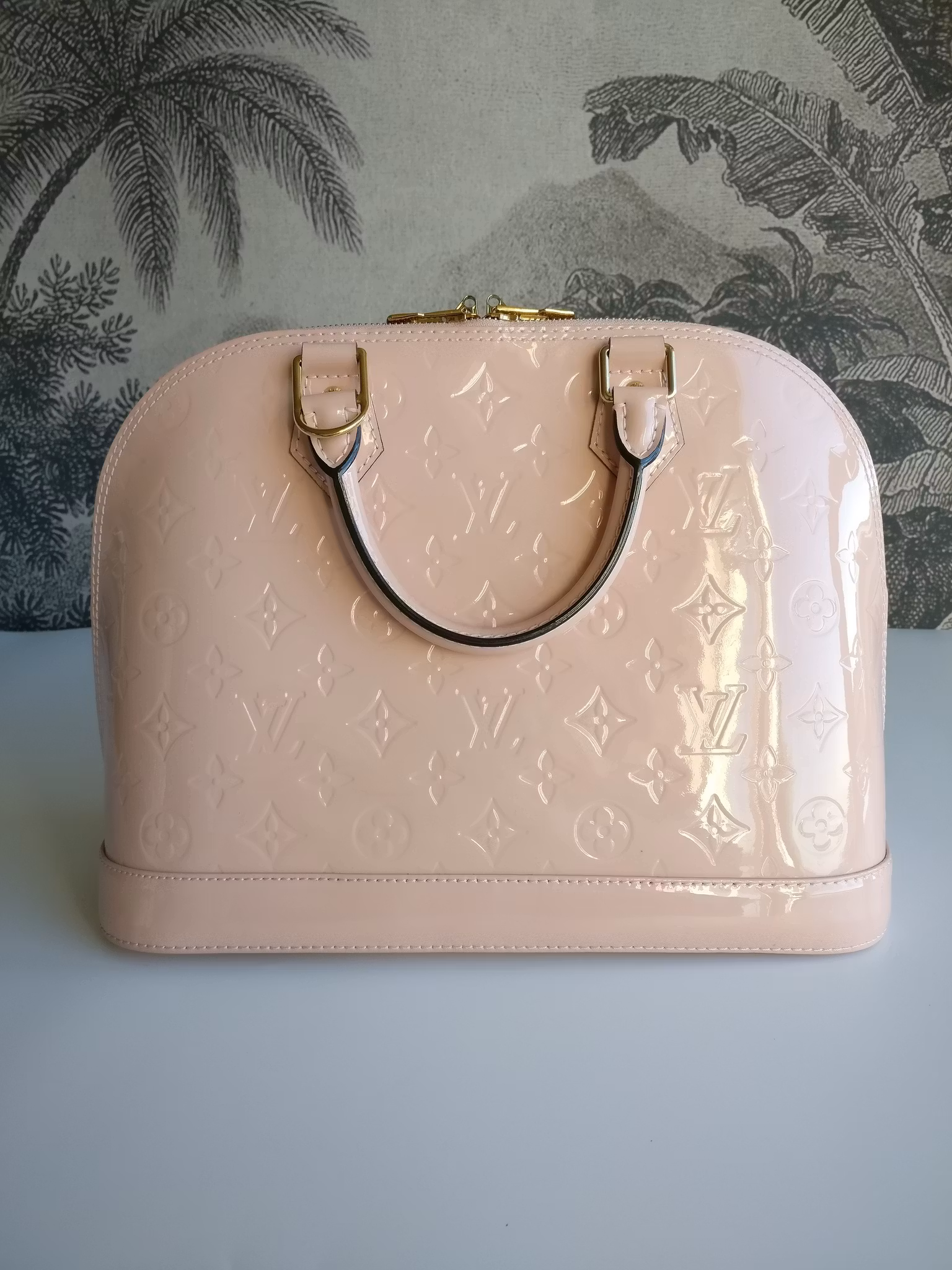 Louis Vuitton Alma PM vernis