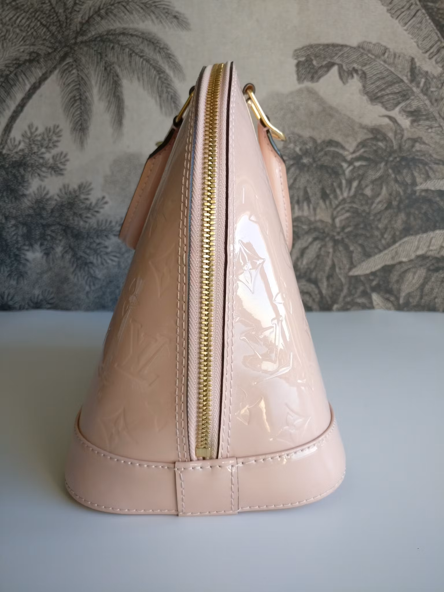 Louis Vuitton Alma PM vernis