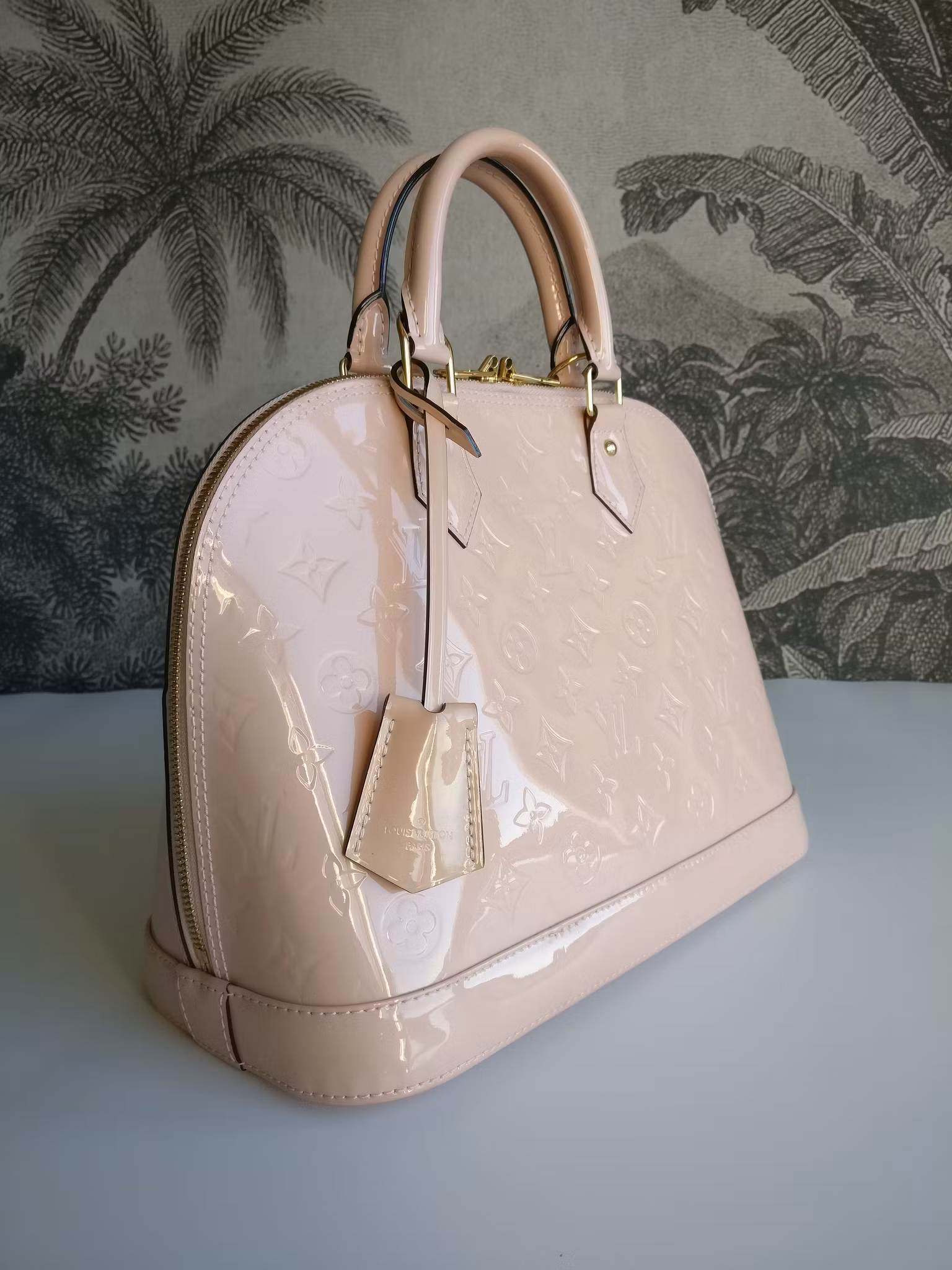 Louis Vuitton Alma PM vernis