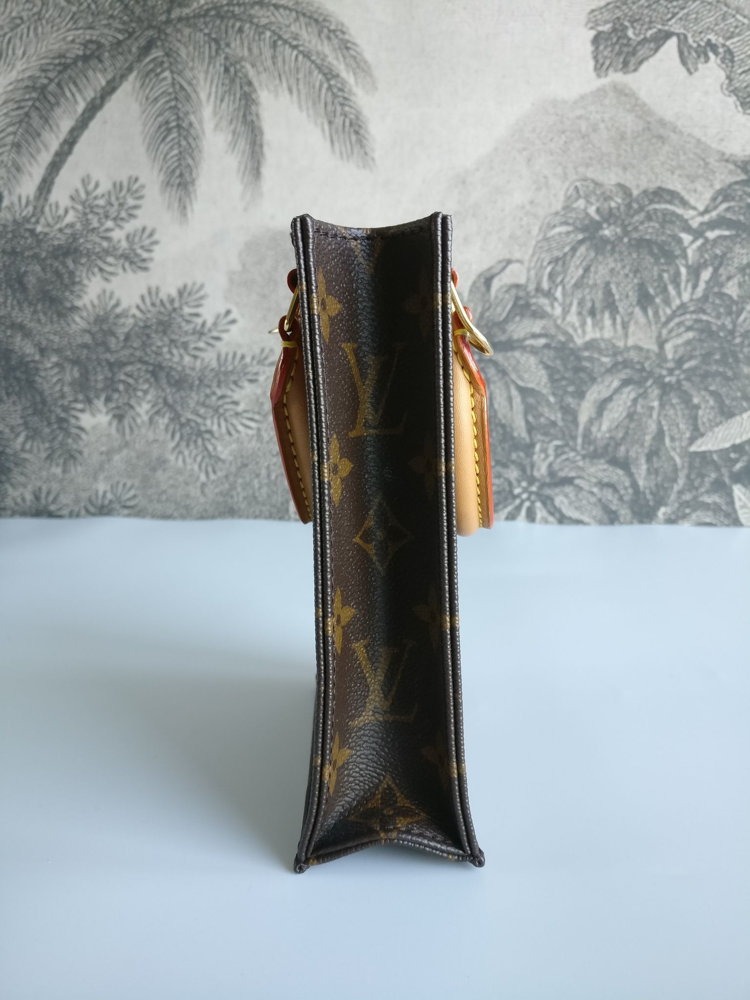 Louis Vuitton Petit Sac Plat