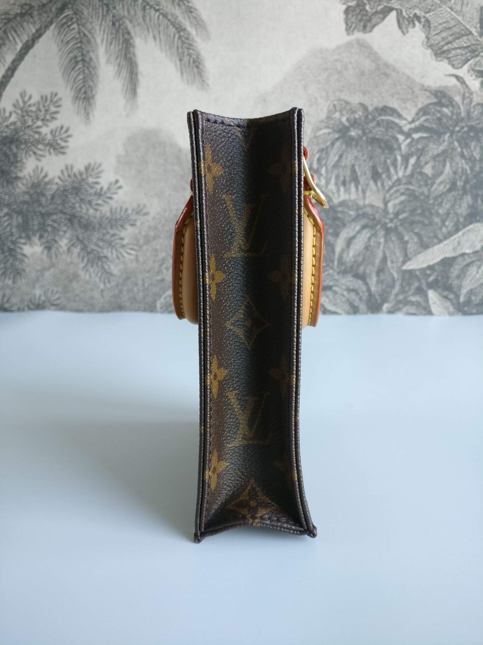 Louis Vuitton Petit Sac Plat