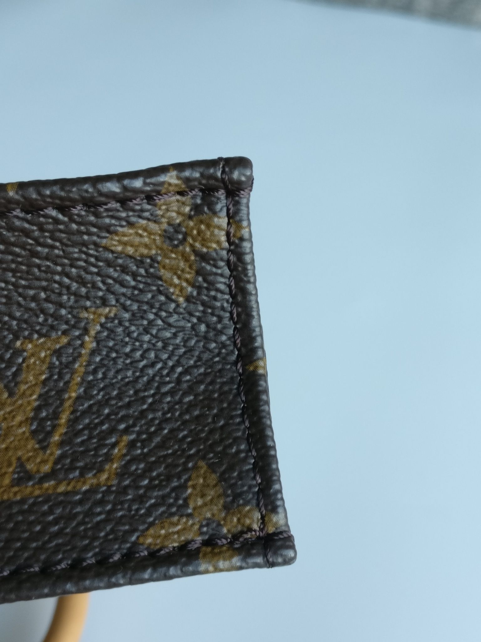 Louis Vuitton Petit Sac Plat