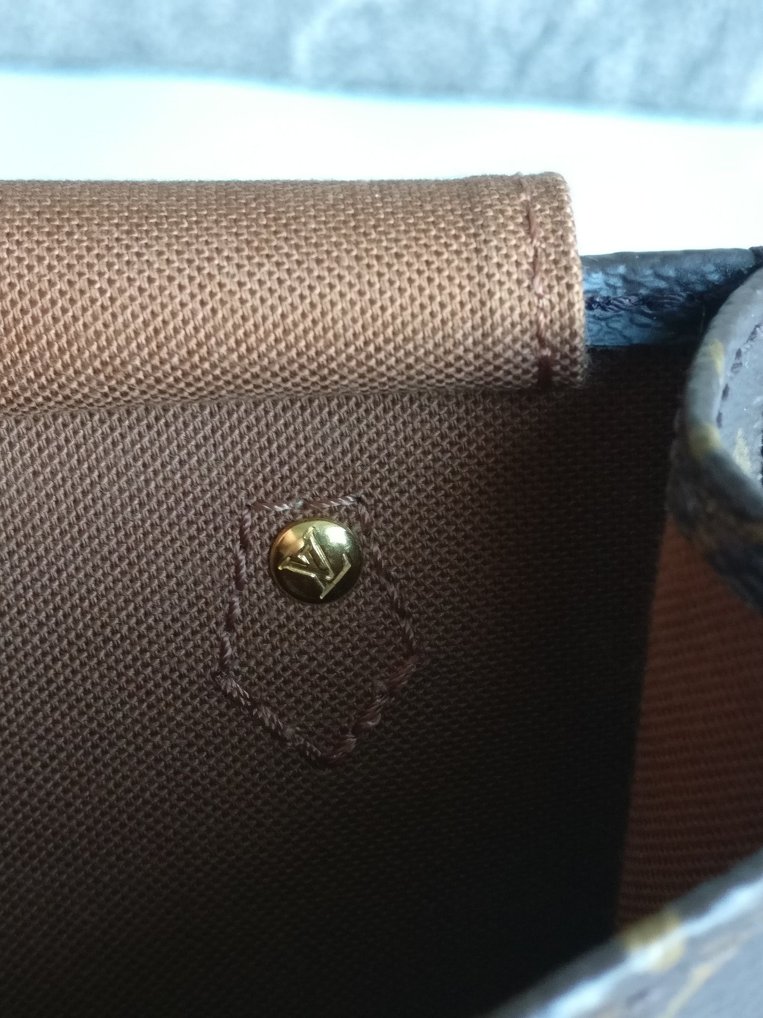 Louis Vuitton Petit Sac Plat