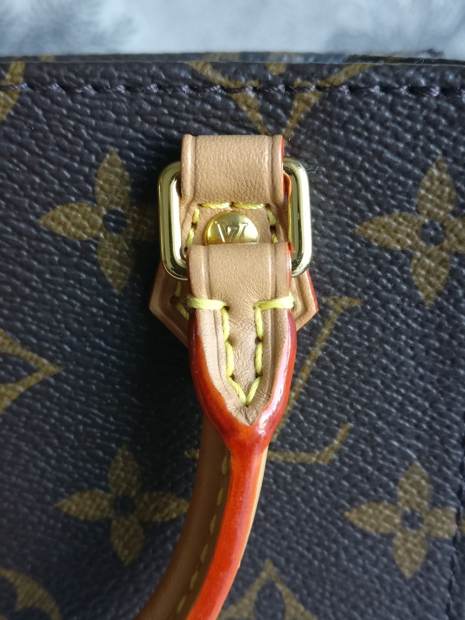 Louis Vuitton Petit Sac Plat