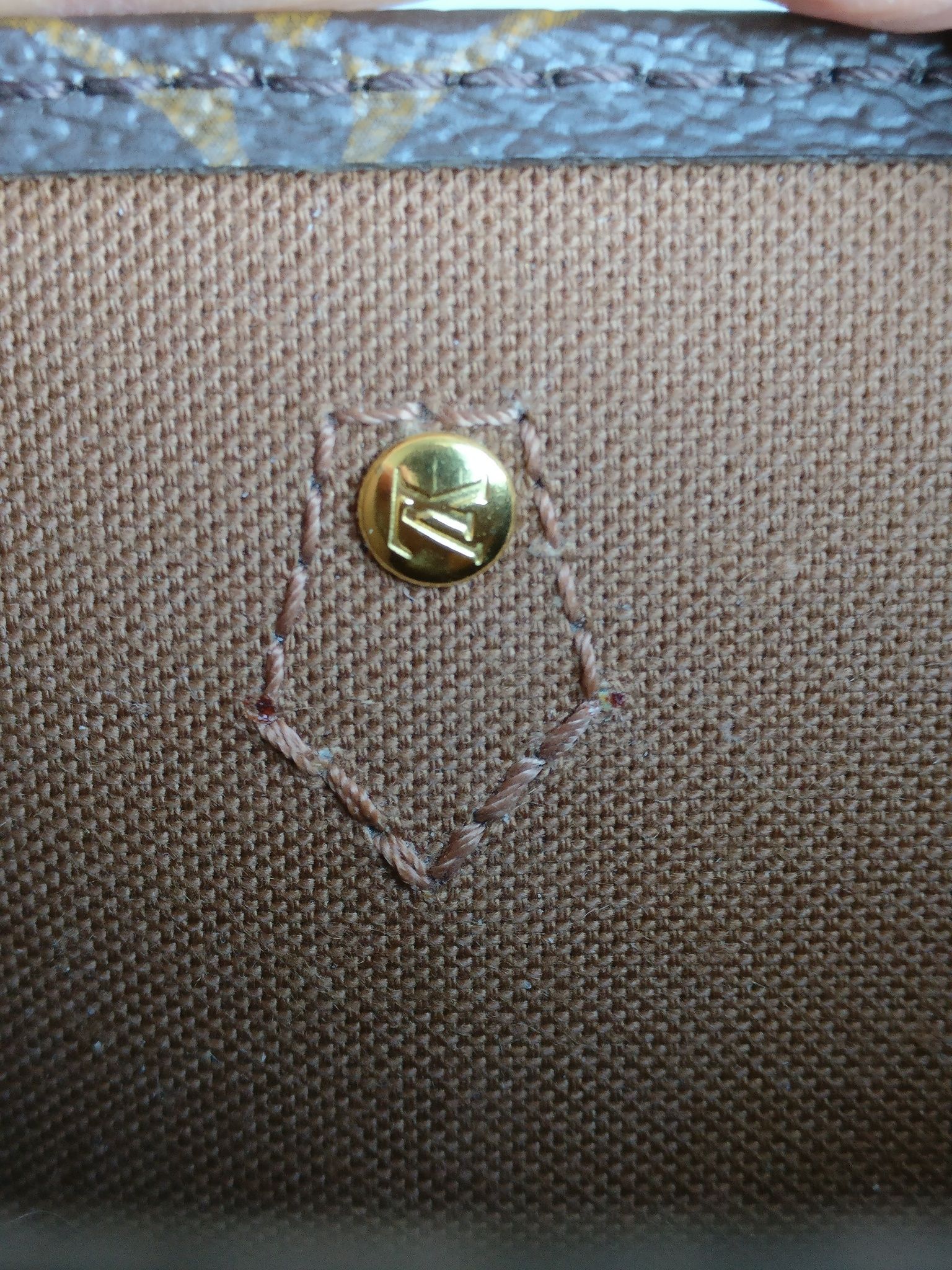 Louis Vuitton Petit Sac Plat