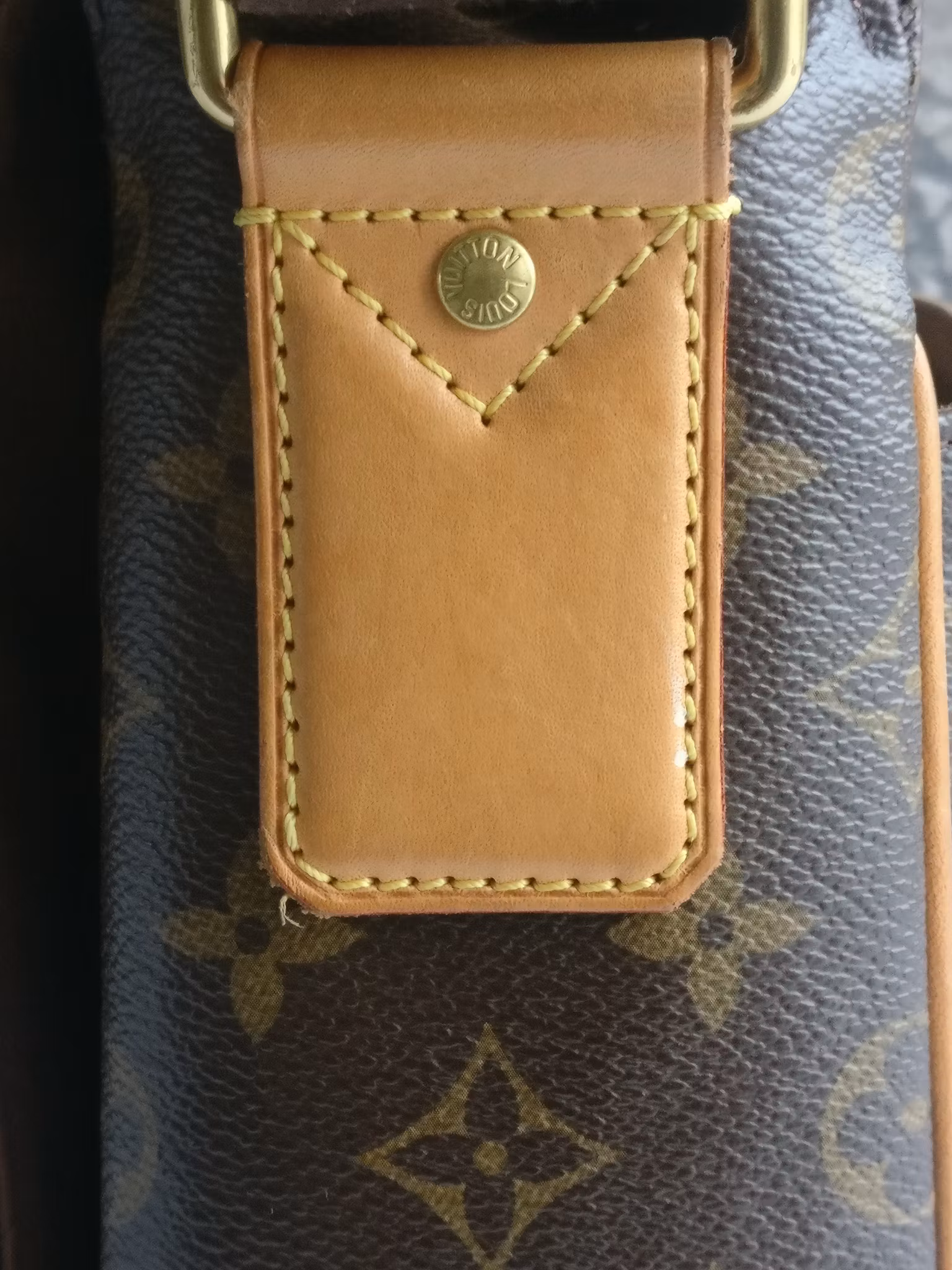 Louis Vuitton Valmy MM