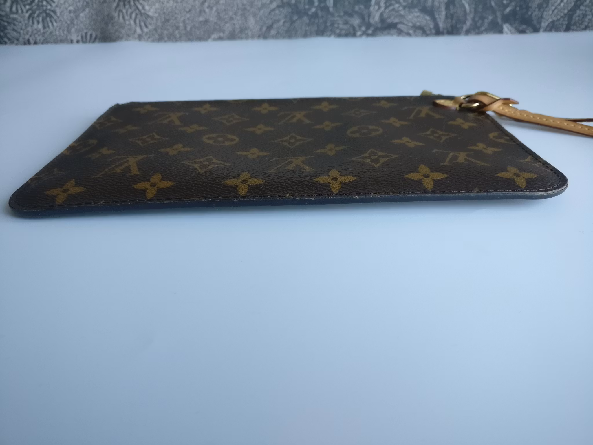 Neverfull pouch limited edition V summer collection