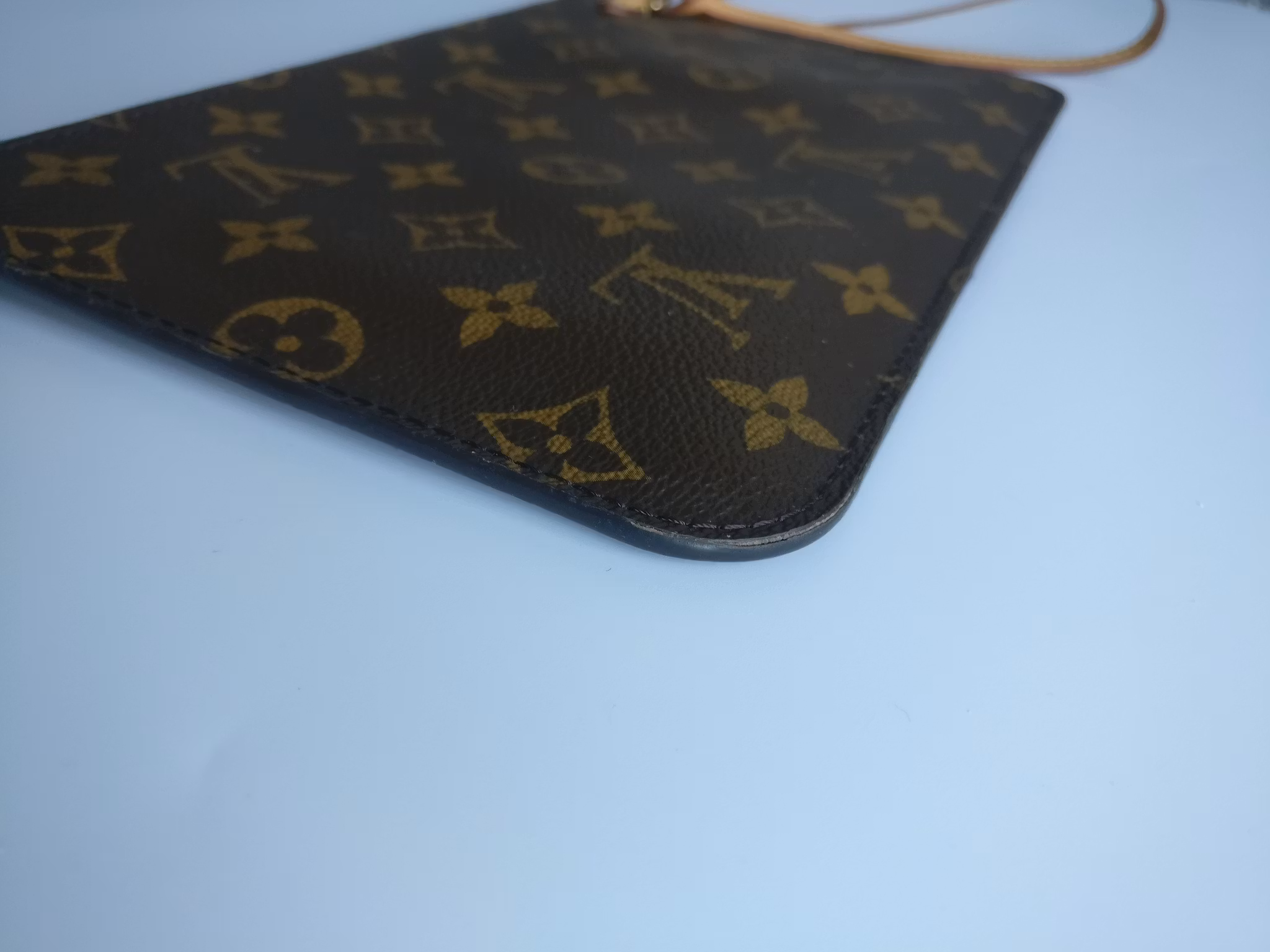 Neverfull pouch limited edition V summer collection