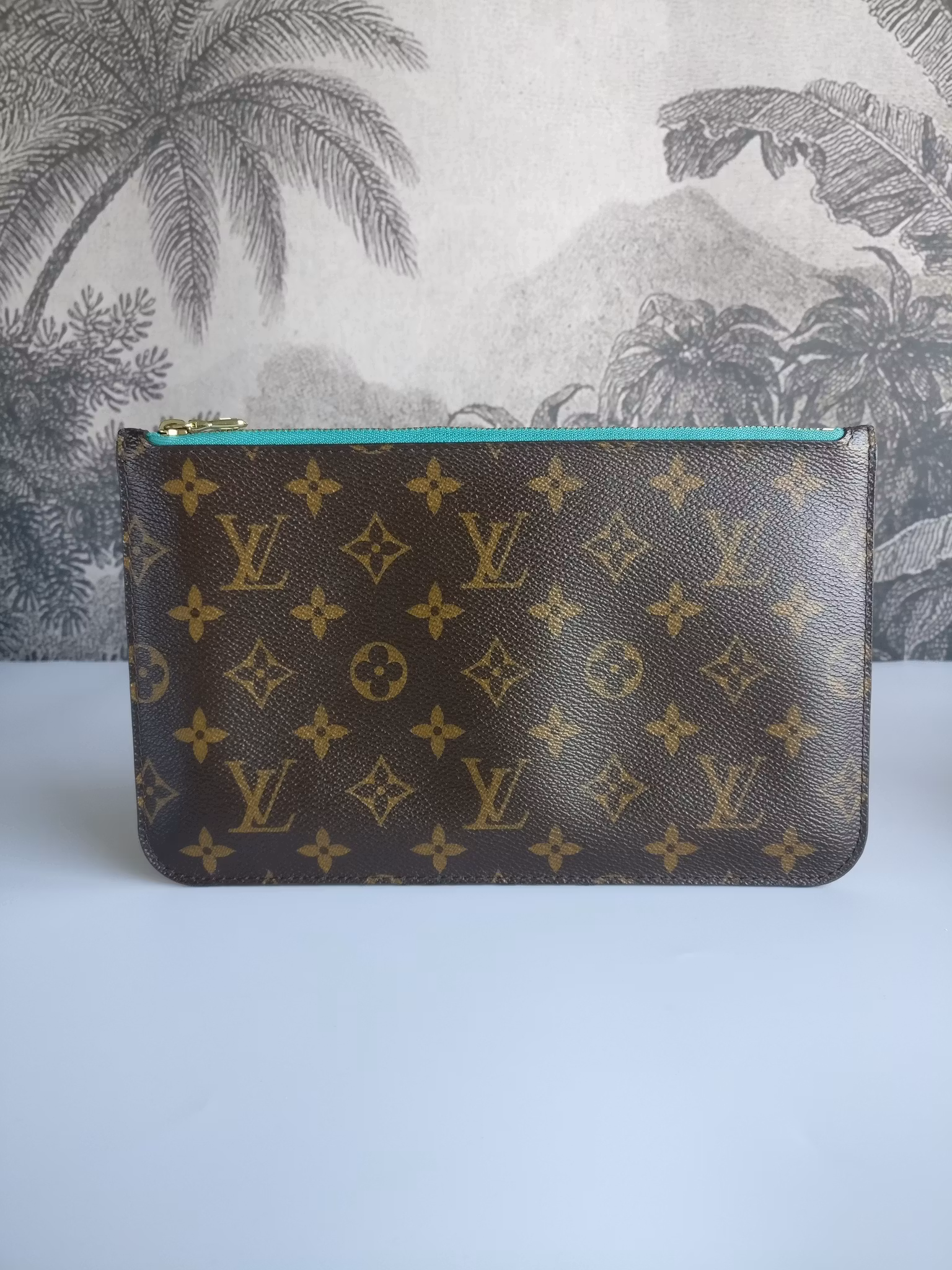 Neverfull pouch limited edition V summer collection