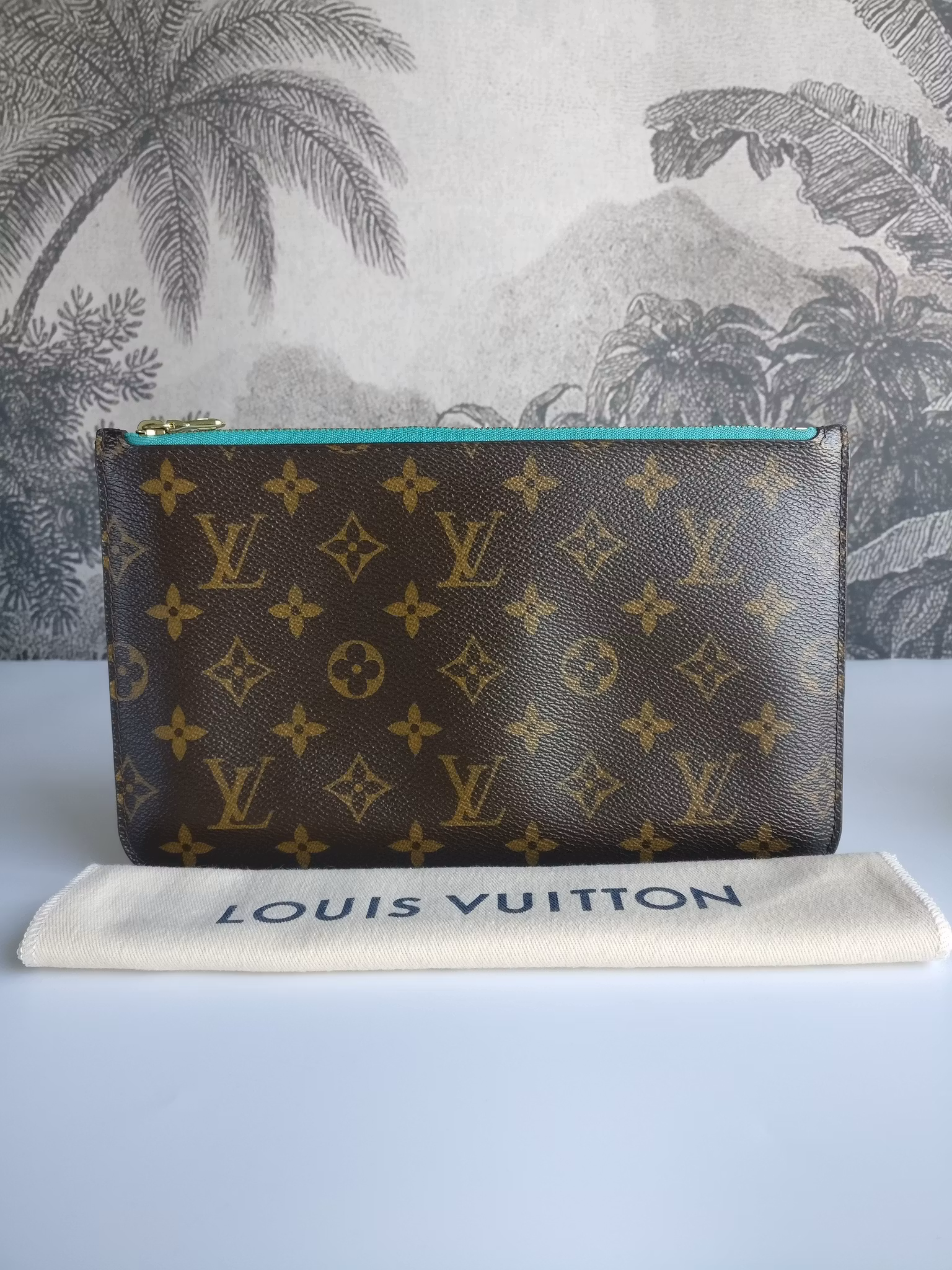 Neverfull pouch limited edition V summer collection