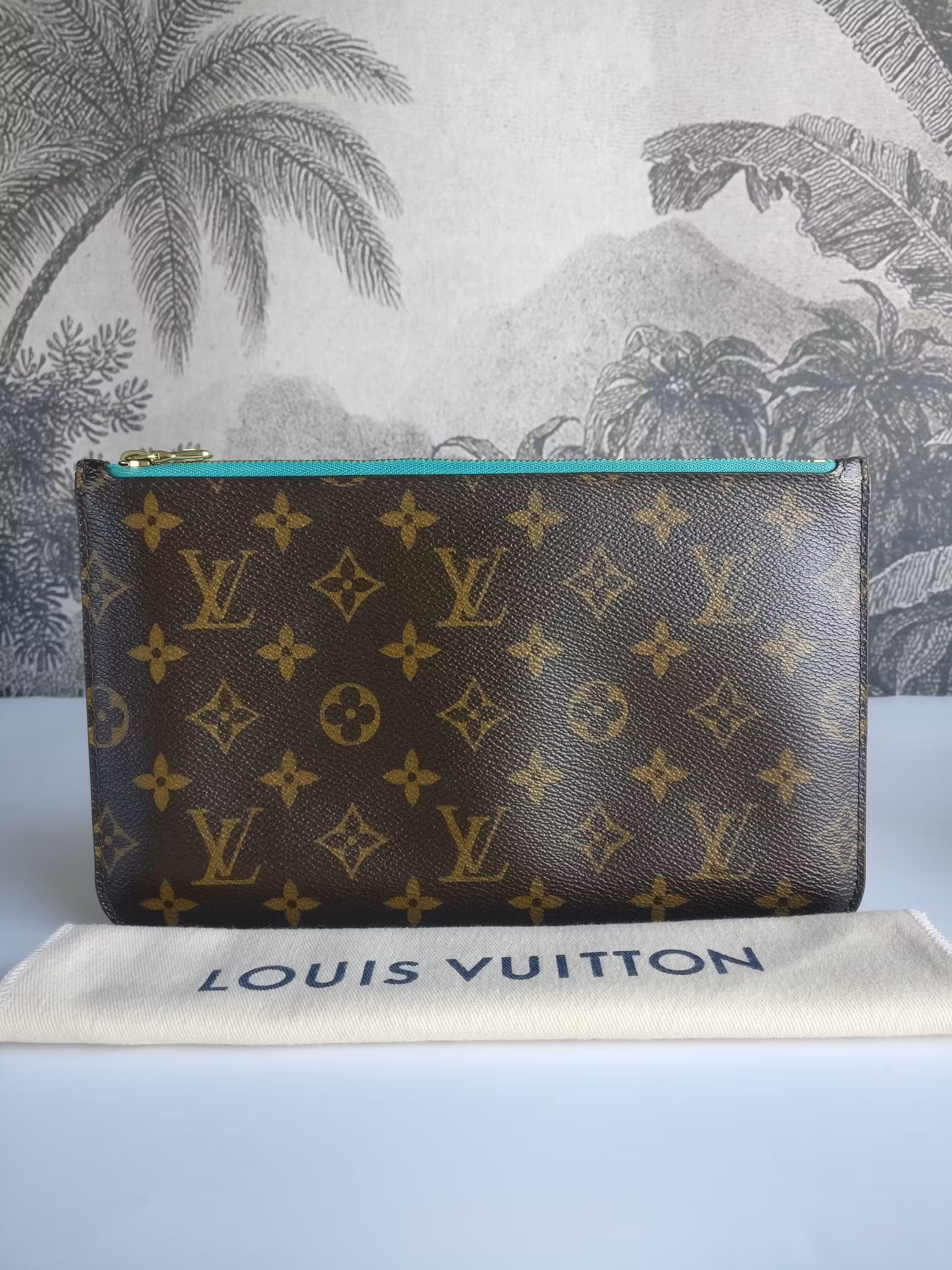 Neverfull pouch limited edition V summer collection