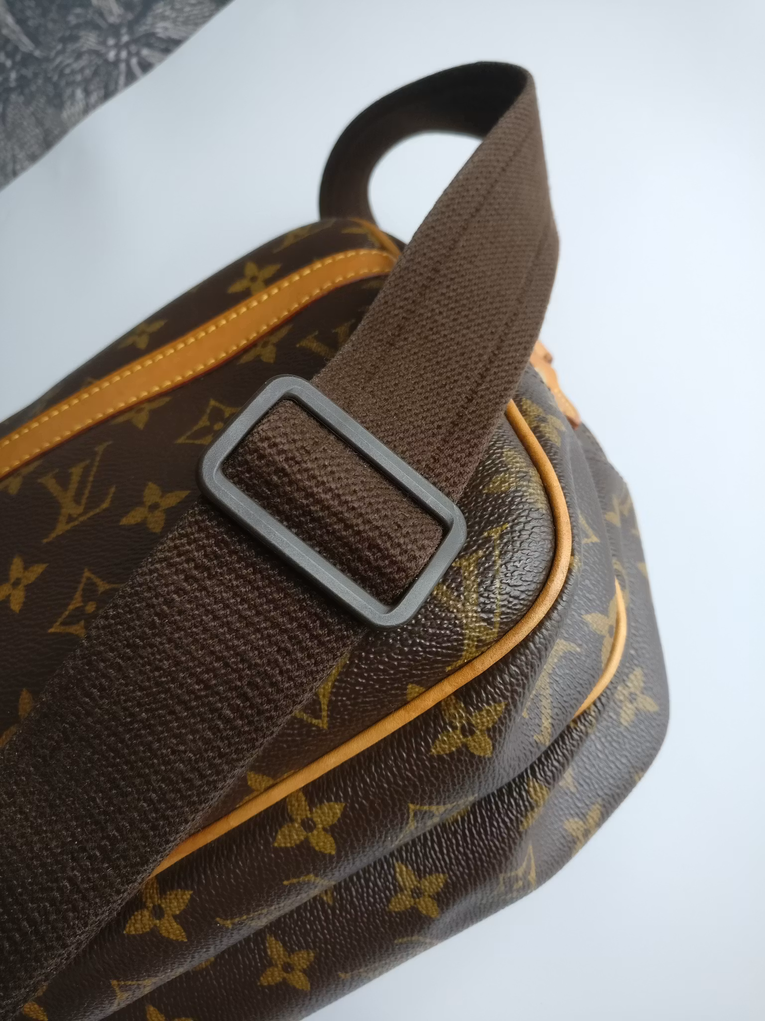 Louis Vuitton Reporter PM