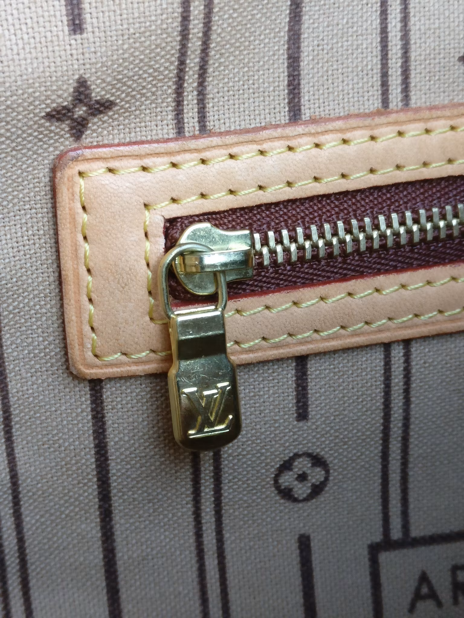 Louis Vuitton Neverfull MM
