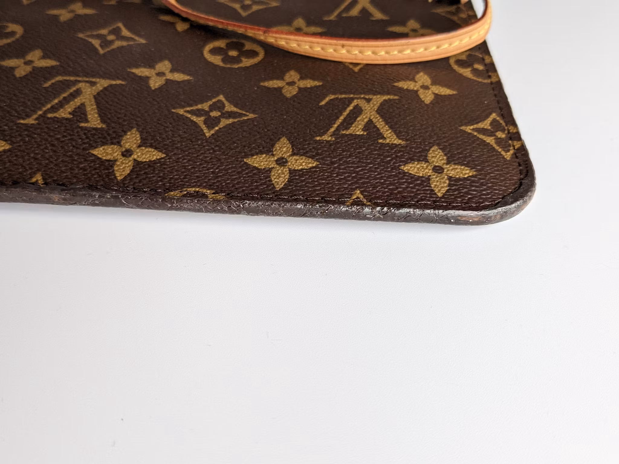 Neverfull MM pochette mimosa limited edition