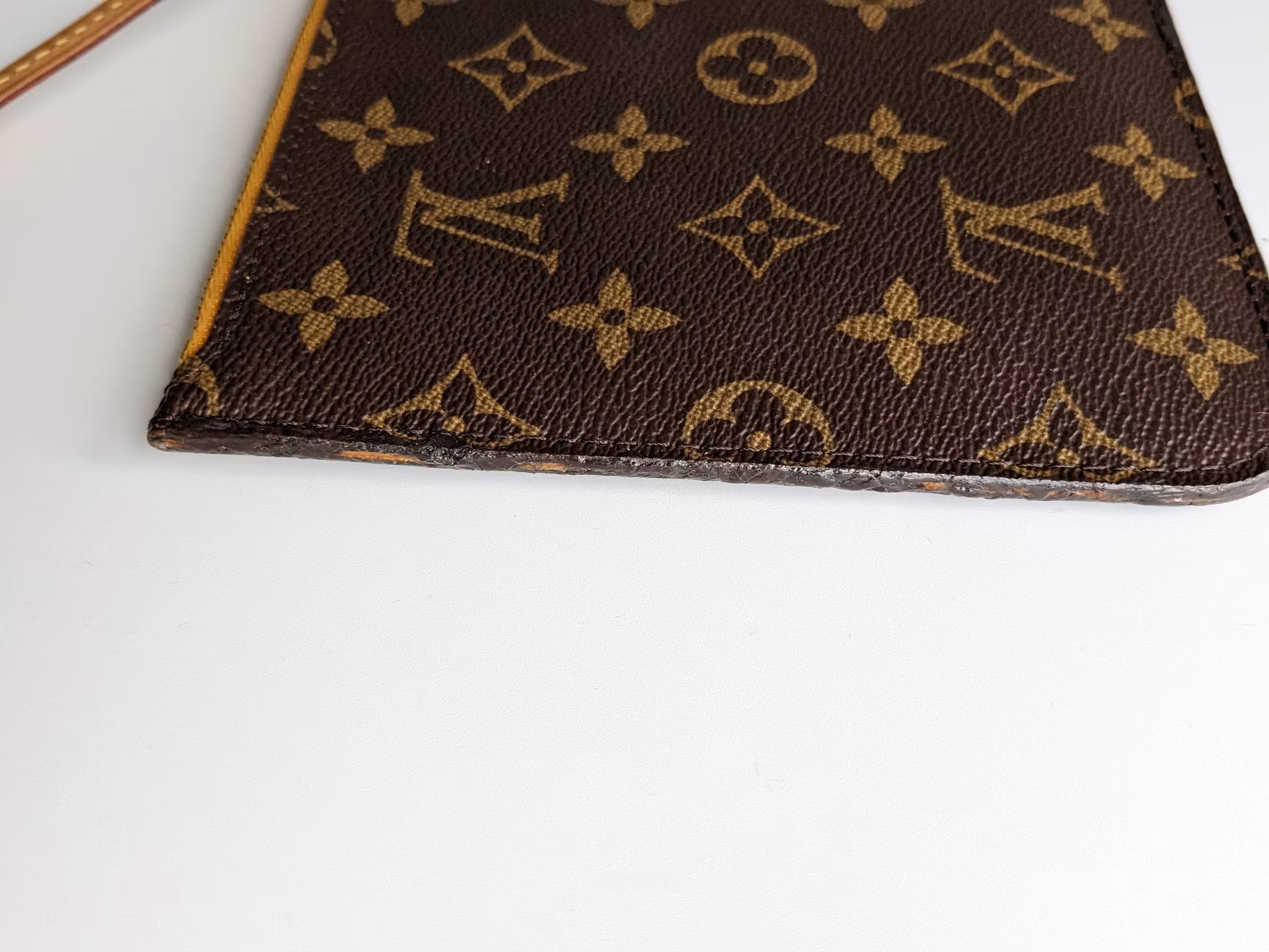 Neverfull MM pochette mimosa limited edition