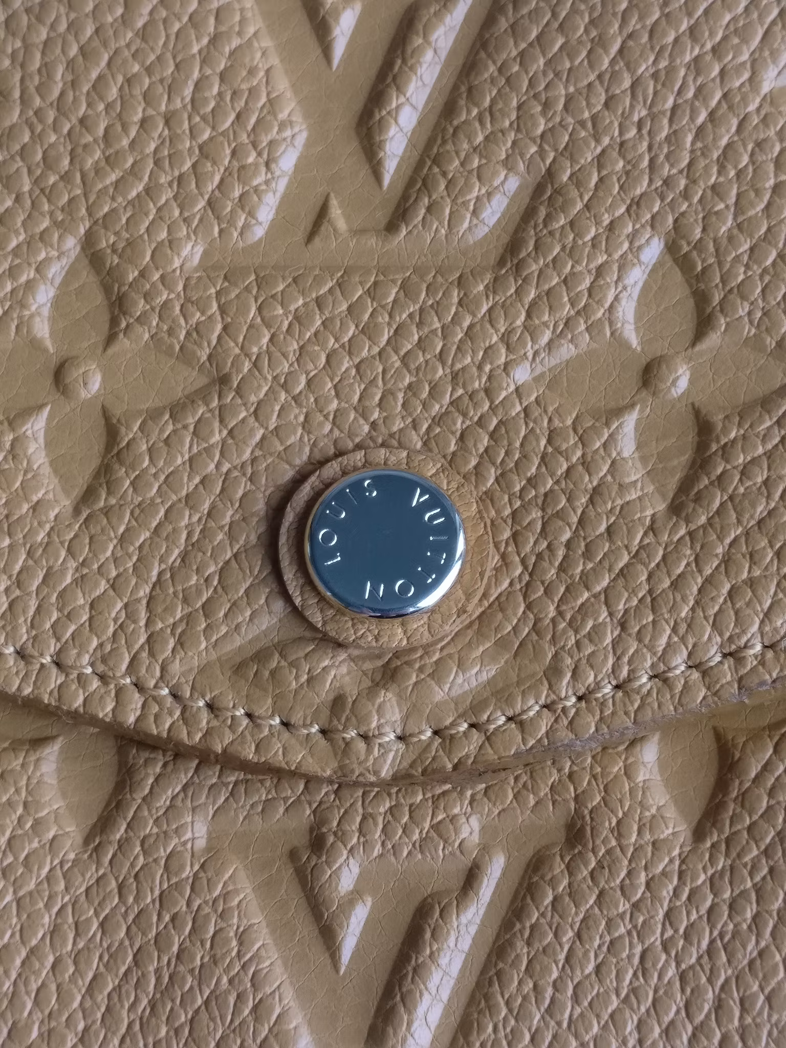 Louis Vuitton Empreinte Portefeuille Curieuse wallet