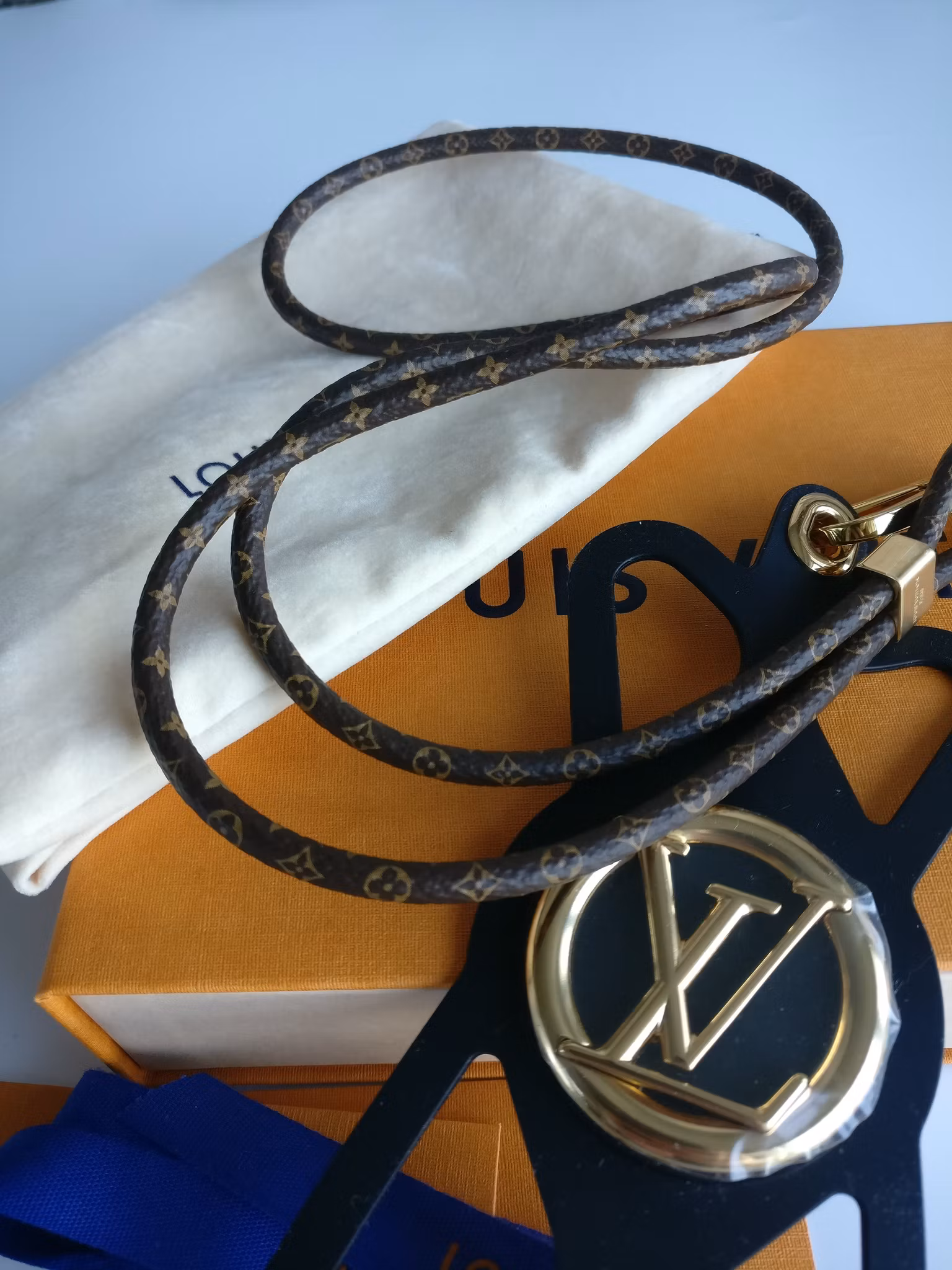 Louis Vuitton Louise Phone Holder