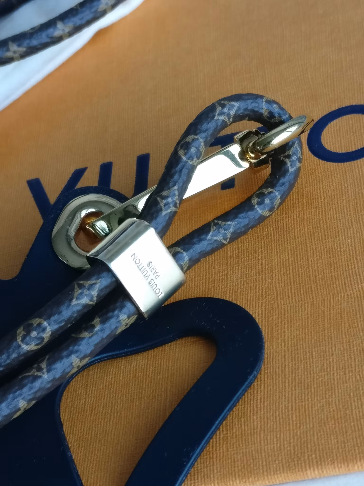 Louis Vuitton Louise Phone Holder