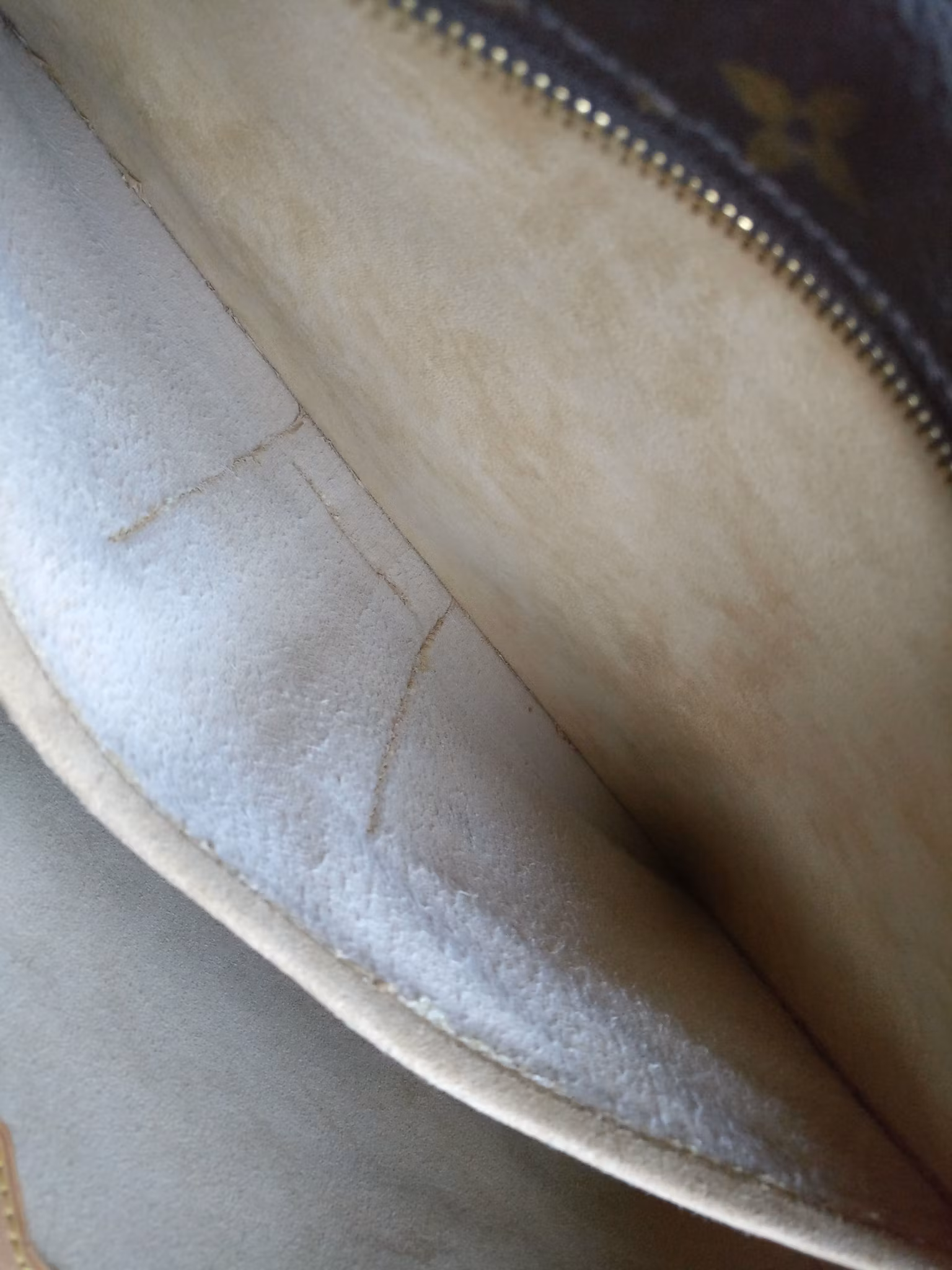 Louis Vuitton Luco shoulder bag