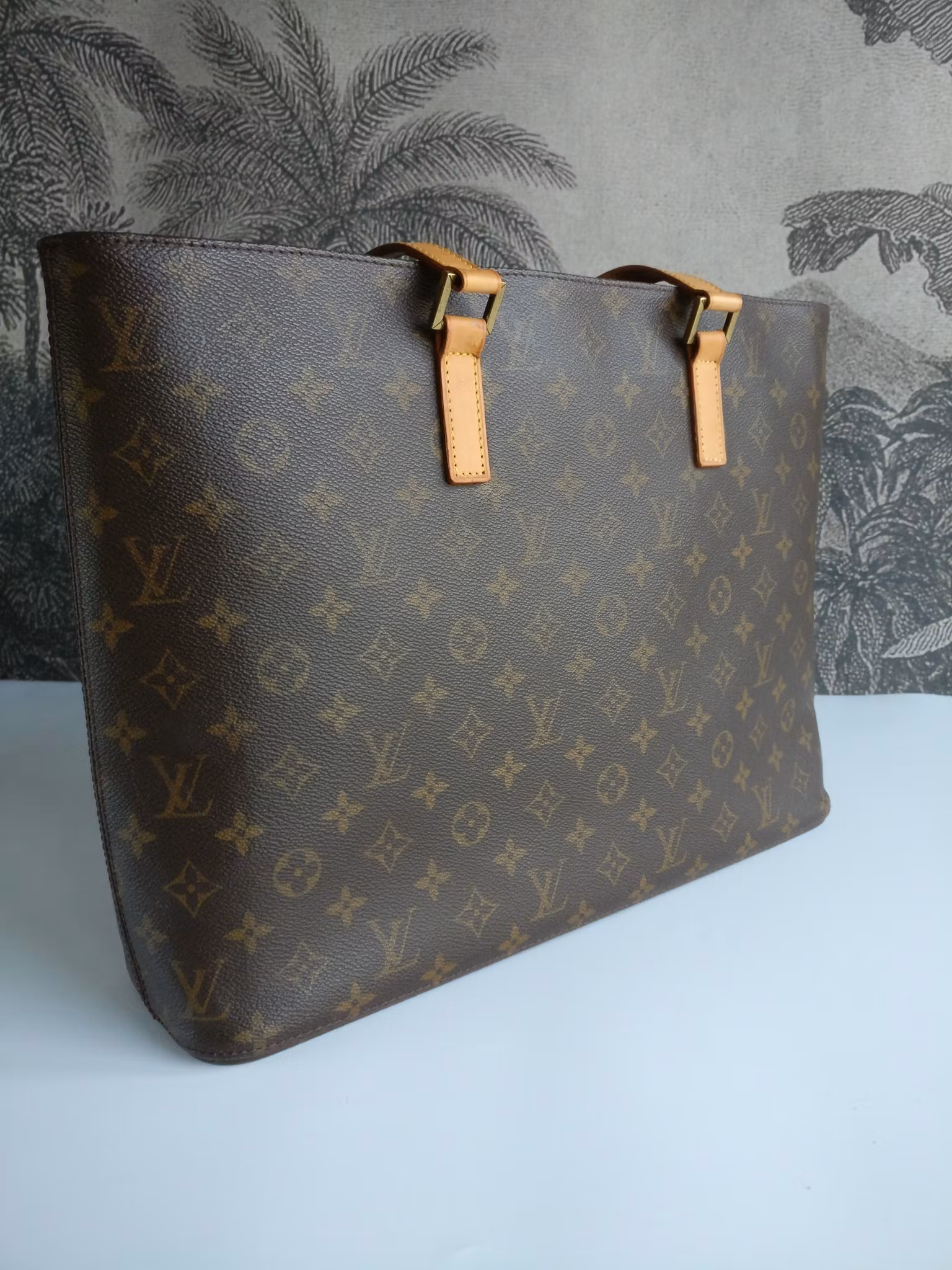 Louis Vuitton Luco shoulder bag