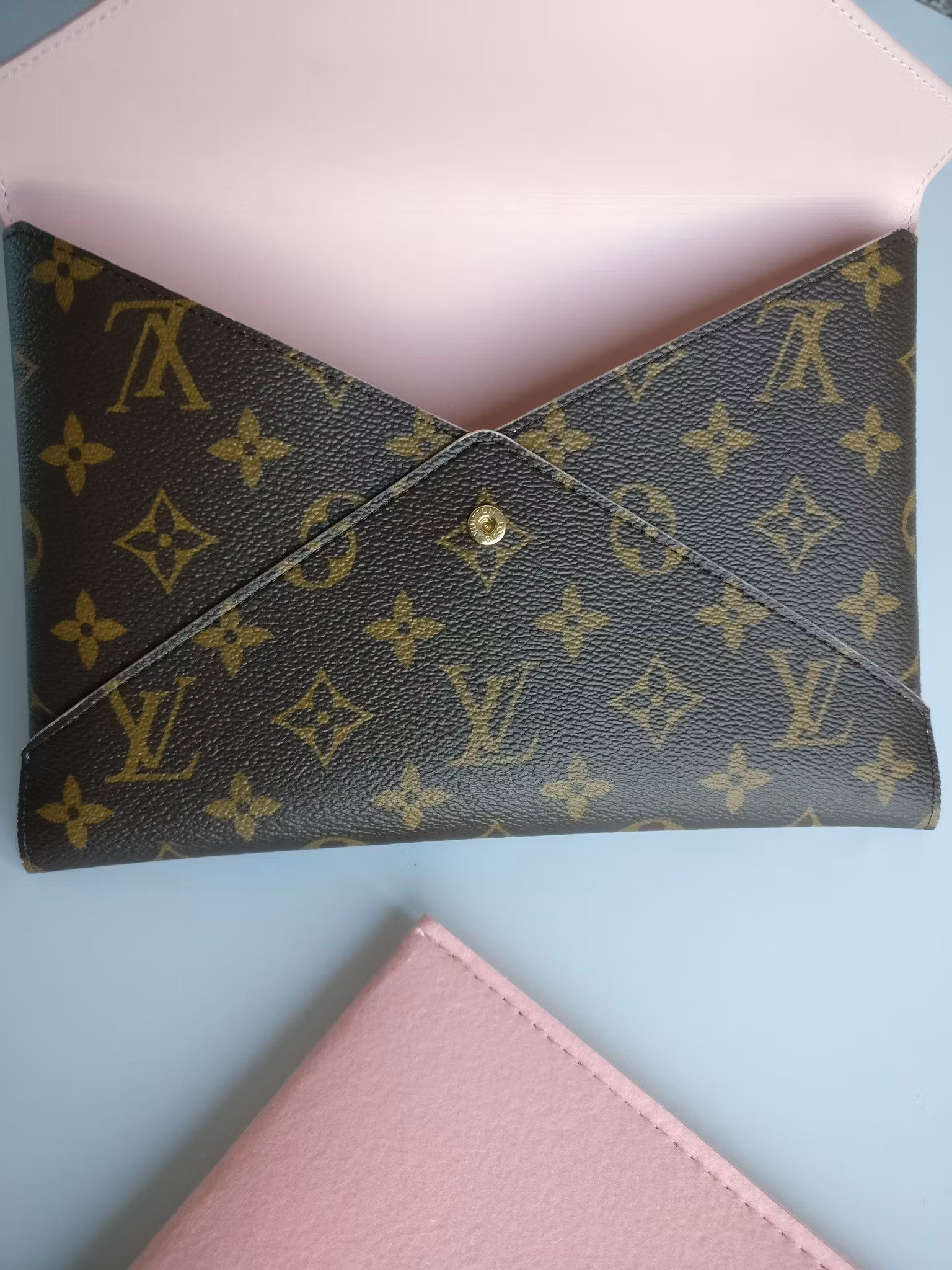 Louis Vuitton Kirigami L with insert and chain