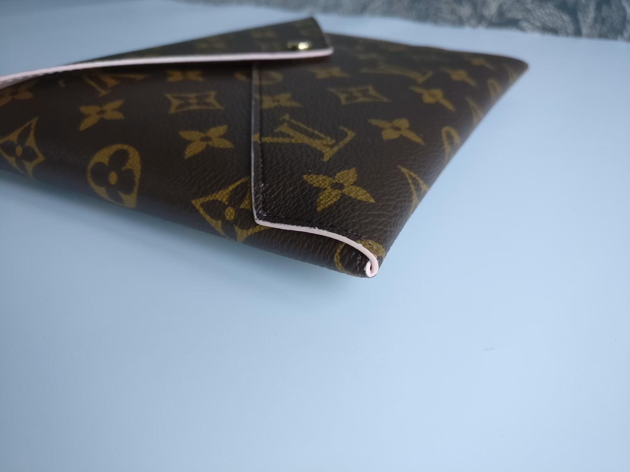 Louis Vuitton Kirigami L with insert and chain