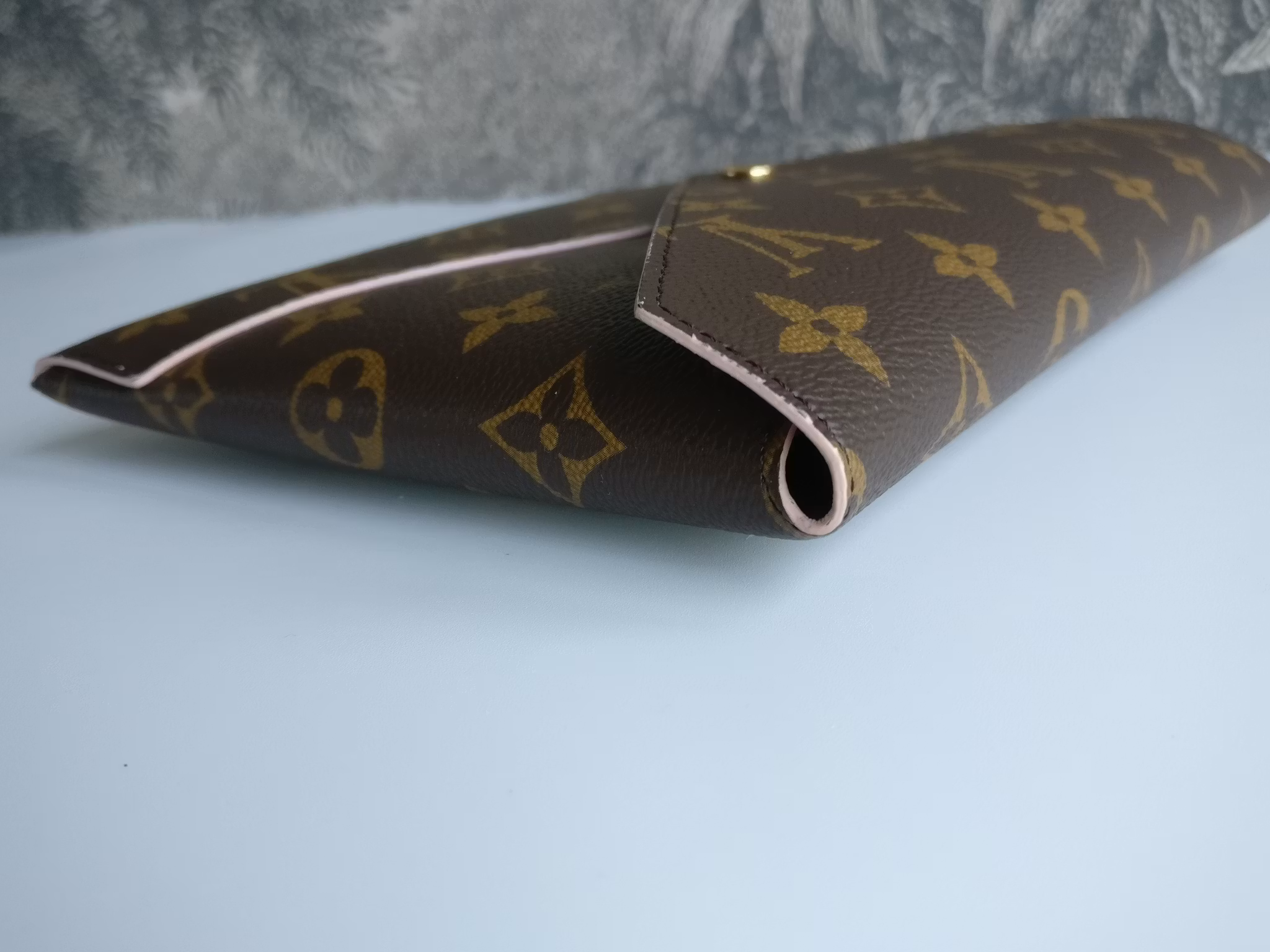 Louis Vuitton Kirigami L with insert and chain