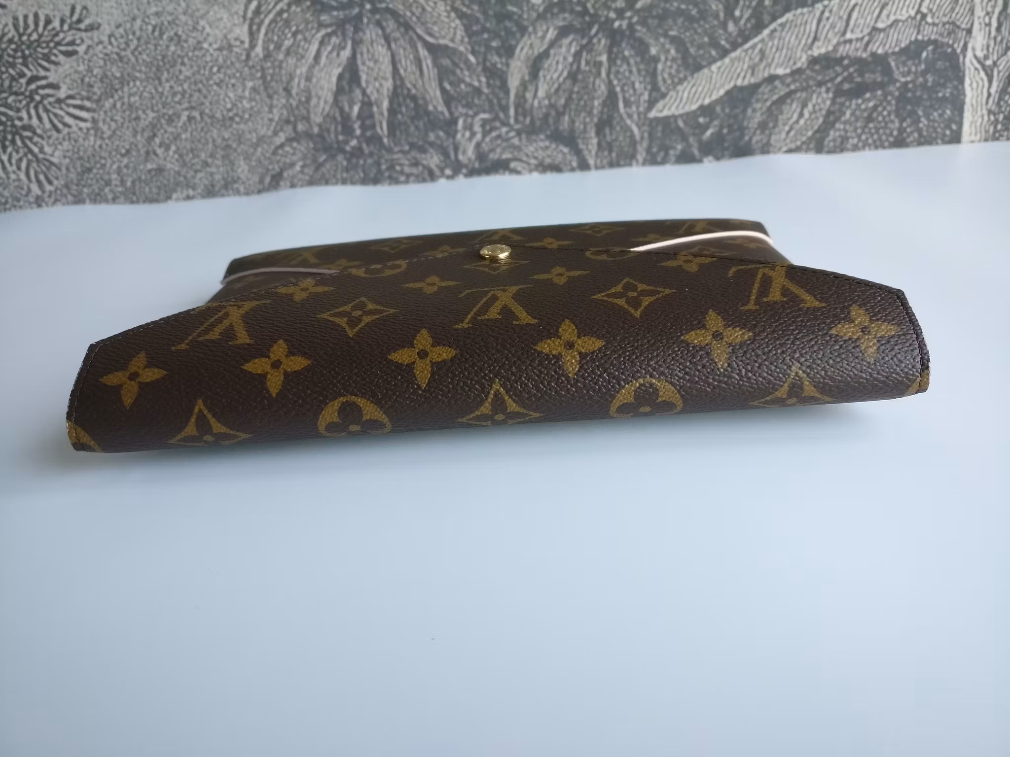 Louis Vuitton Kirigami L with insert and chain