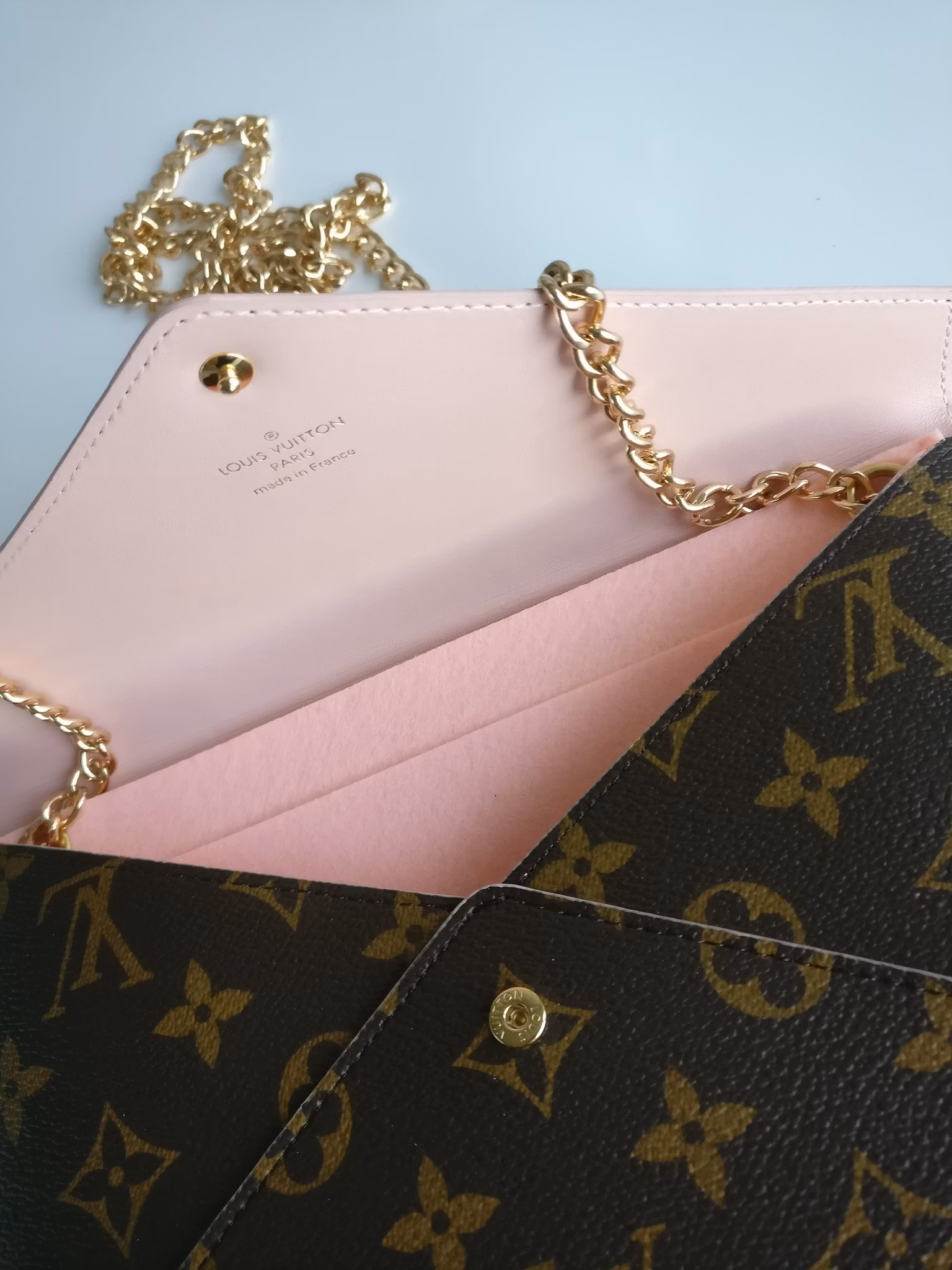 Louis Vuitton Kirigami L with insert and chain