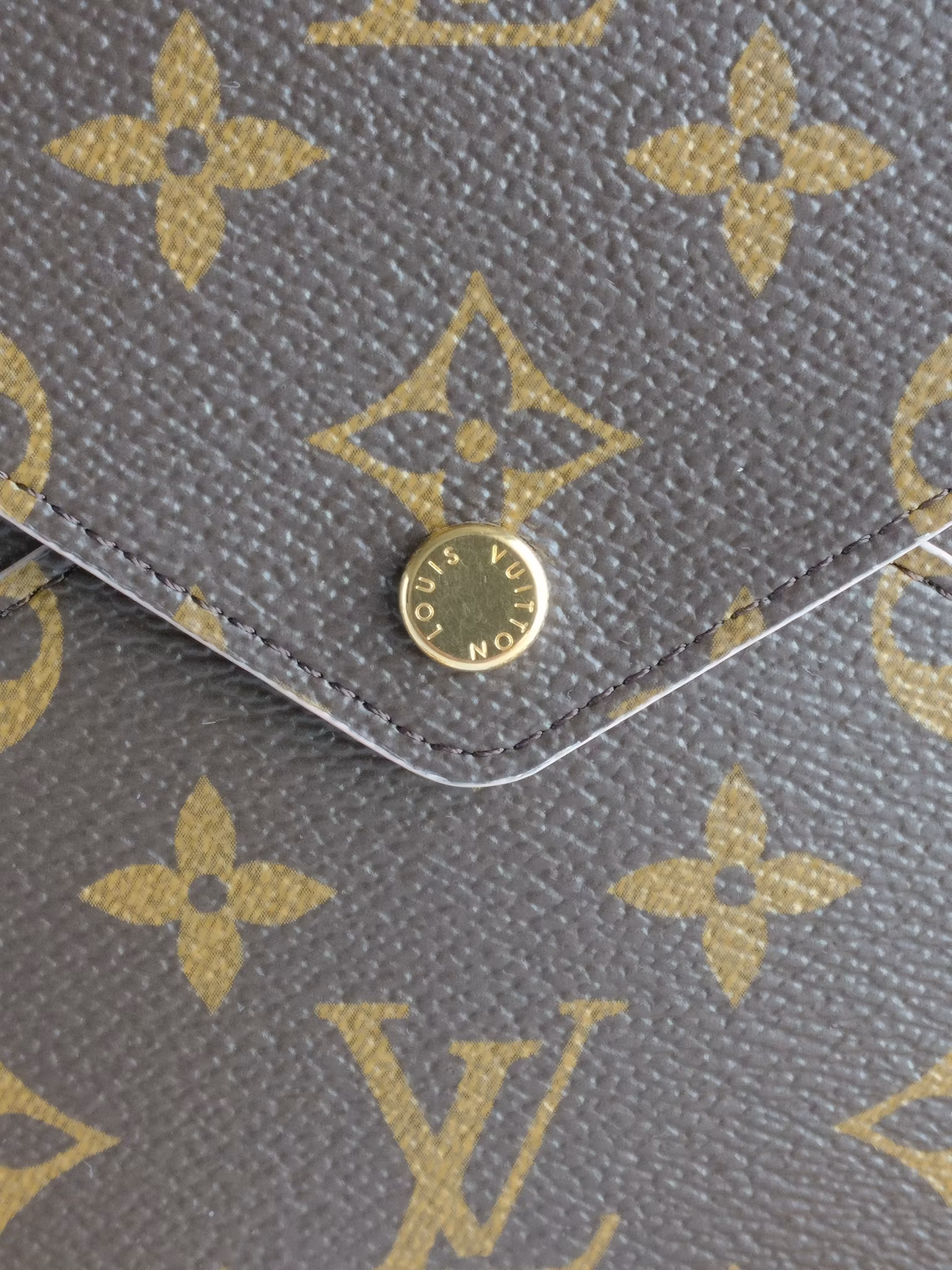 Louis Vuitton Kirigami L with insert and chain