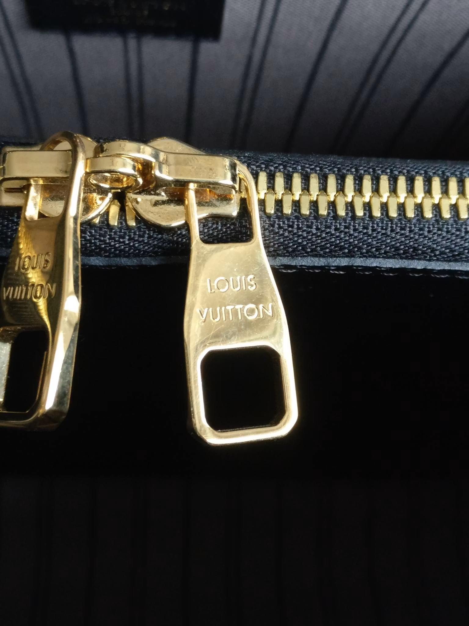 Louis Vuitton Montaigne MM