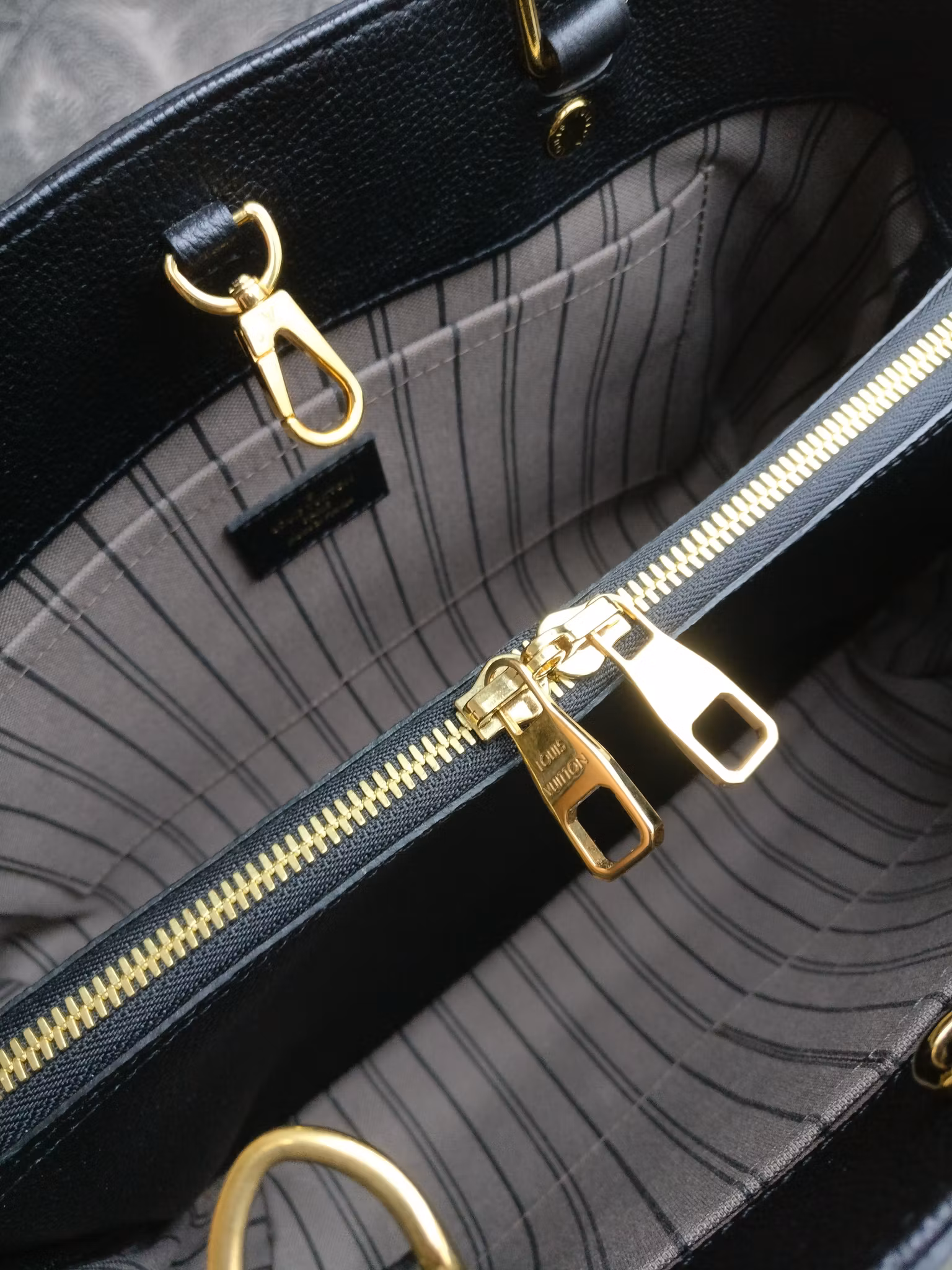 Louis Vuitton Montaigne MM