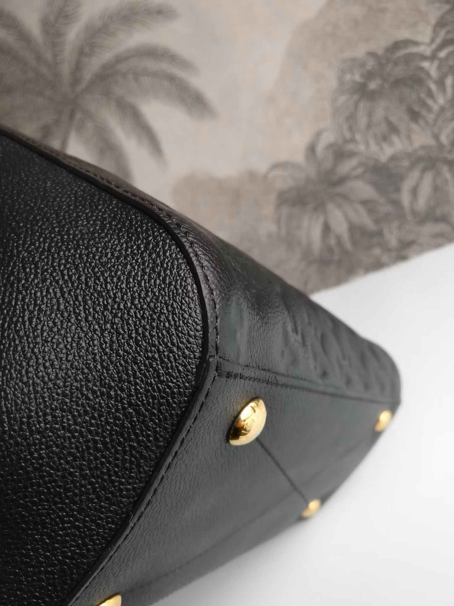 Louis Vuitton Montaigne MM