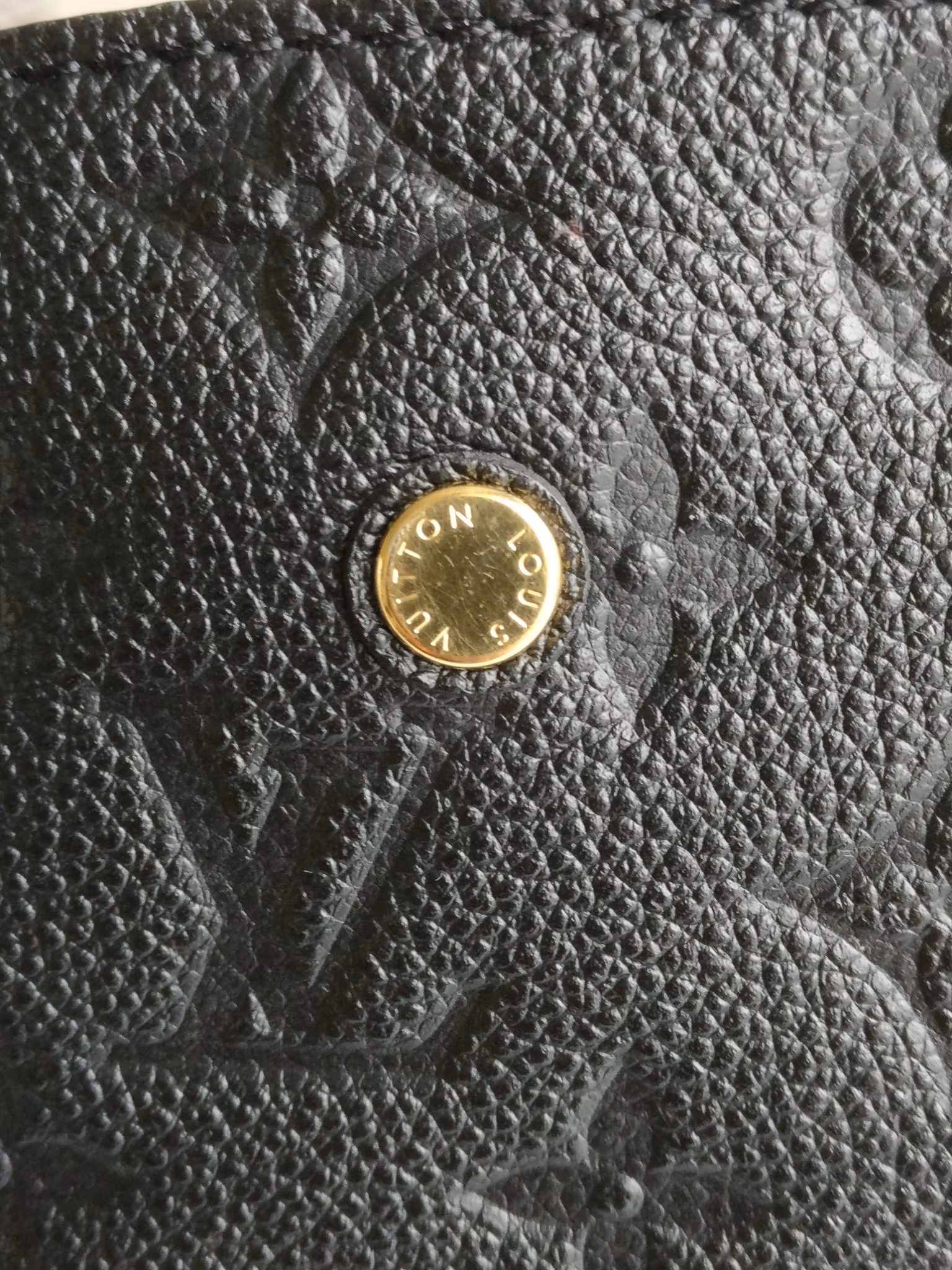 Louis Vuitton Montaigne MM
