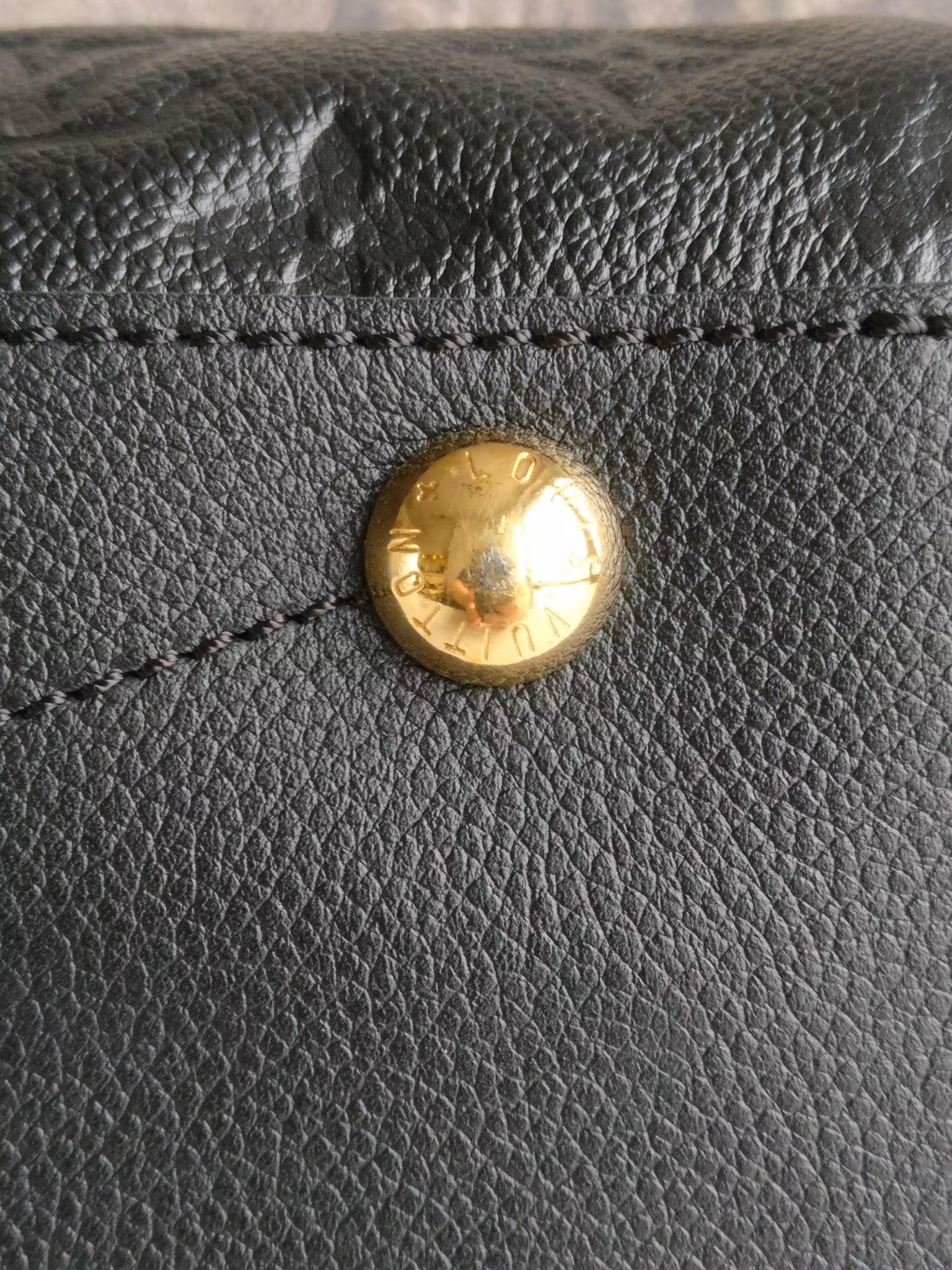 Louis Vuitton Montaigne MM